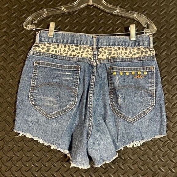 Vintage VINTAGE CHIC Denim Shorts 14W Plus Blue Studded Leopard High Waist Distressed Women Mens Girls Size 36" / US 14 / IT 50 - 2 Thumbnail