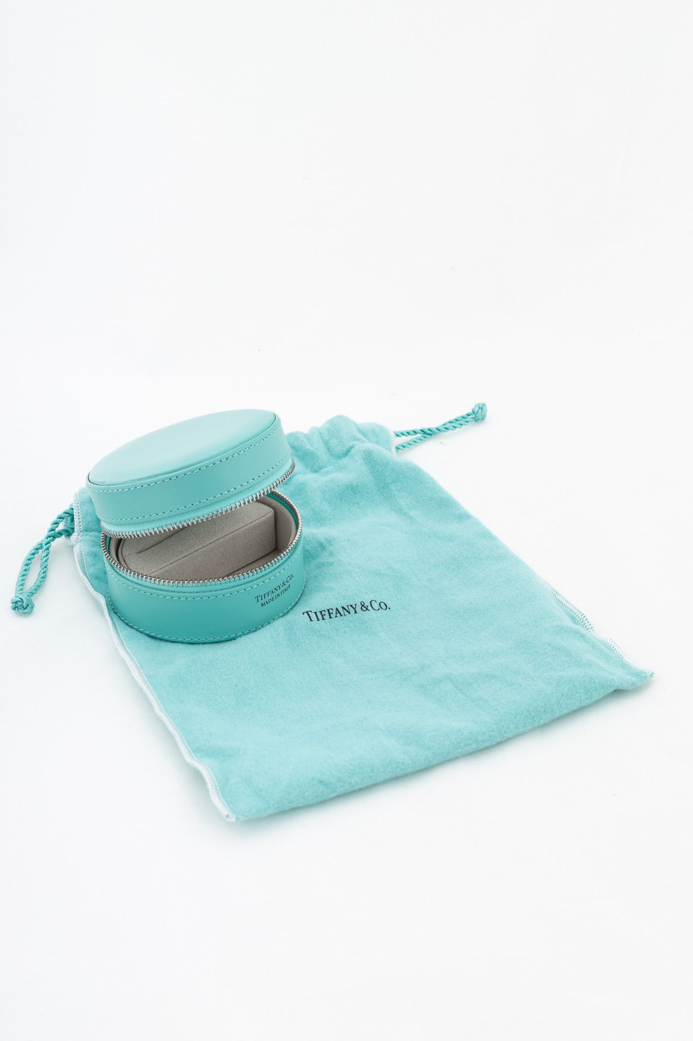 Tiffany & Co. Tiffany & Co. Leather Tiffany Blue Round Jewelry Case Size ONE SIZE - 9 Thumbnail