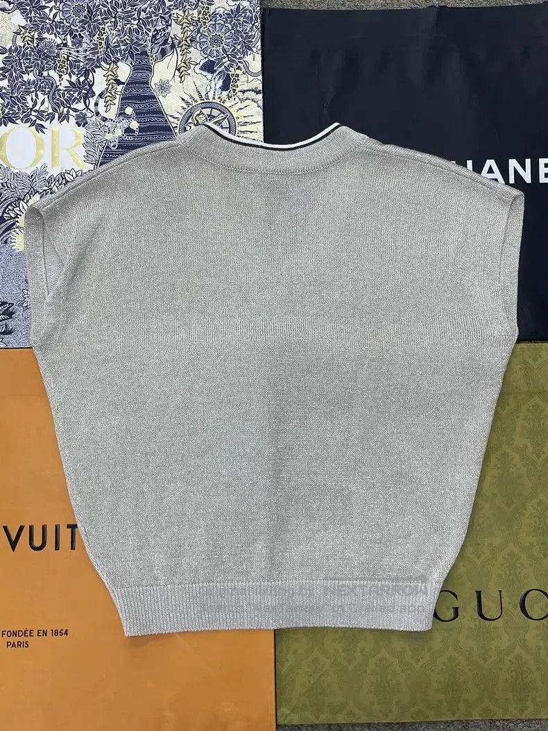 Brunello Cucinelli Brunello Cucinelli Beige Silver Thread V-neck Beaded Knit Size XS / US 0-2 / IT 36-38 - 3 Thumbnail