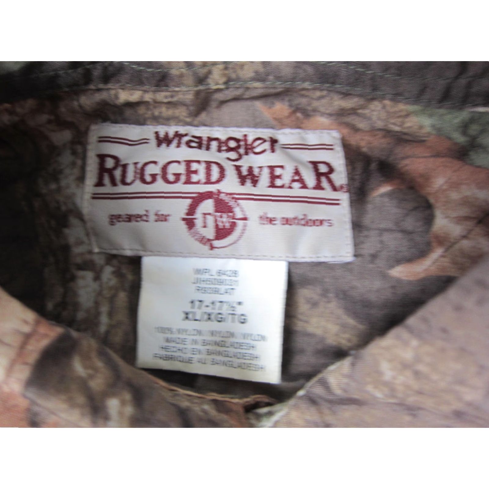 Wrangler VINTAGE Wrangler Shirt Mens XL Brown Timber Realtree 90s Western Camouflage Button-Down, Dress Shirt, Casual Wear, Workwear, 90s Mens Wrangler Shirt Size US XL / EU 56 / 4 - 3 Thumbnail