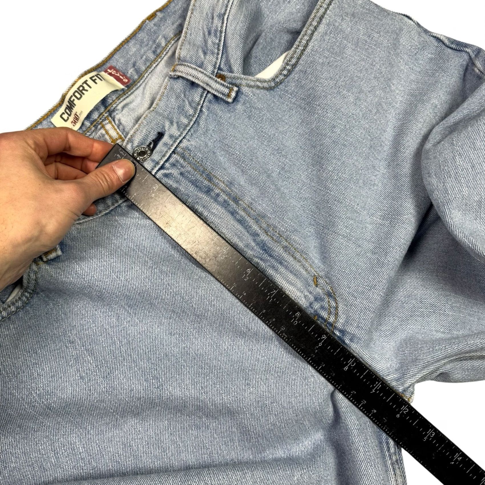 Levi's Vintage Levi's 560 Jeans Men 38x30 Relaxed Lightwash Denim 90s Grunge Baggy Comfort Jeans Mens Regular XS- nope Size US 38 / EU 54 - 4 Thumbnail