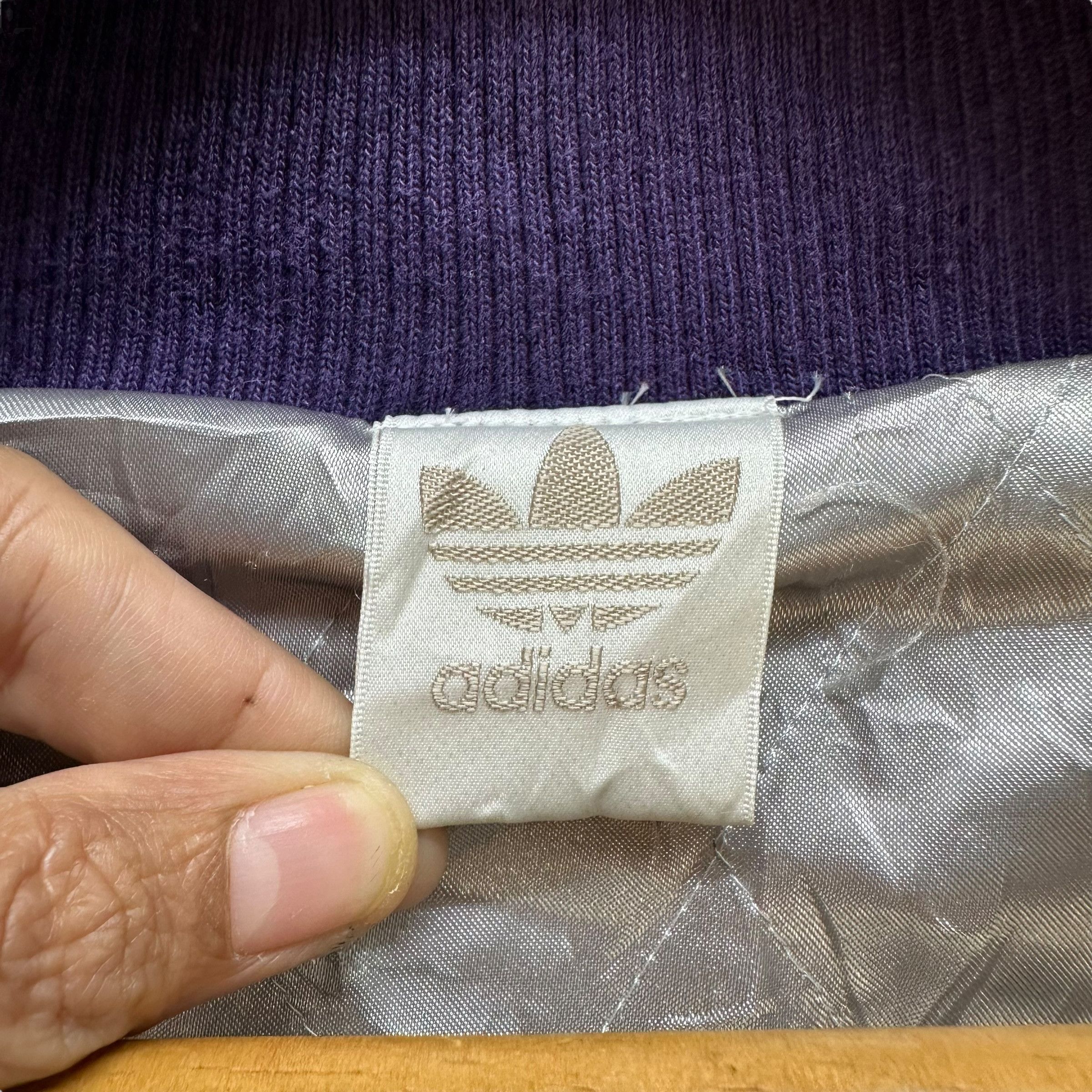 Adidas Vintage 90's ADIDAS Trefoil Big Logo Bomber Jacket #A79-1905 Size US L / EU 52-54 / 3 - 10 Thumbnail