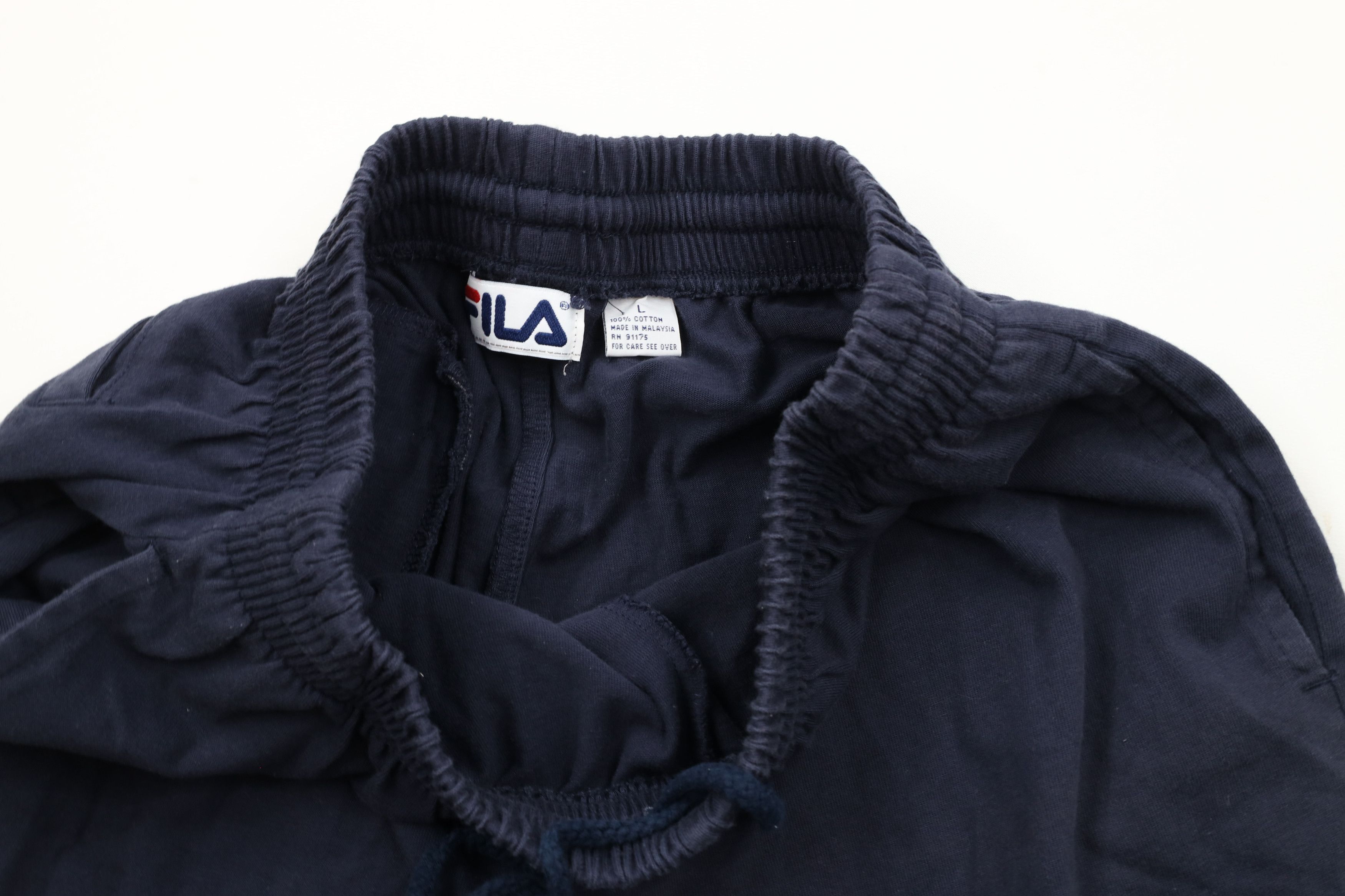 Fila × Vintage Vintage 90s Fila Out Above Knee Heavyweight Cotton Shorts Size US 34 / EU 50 - 7 Thumbnail