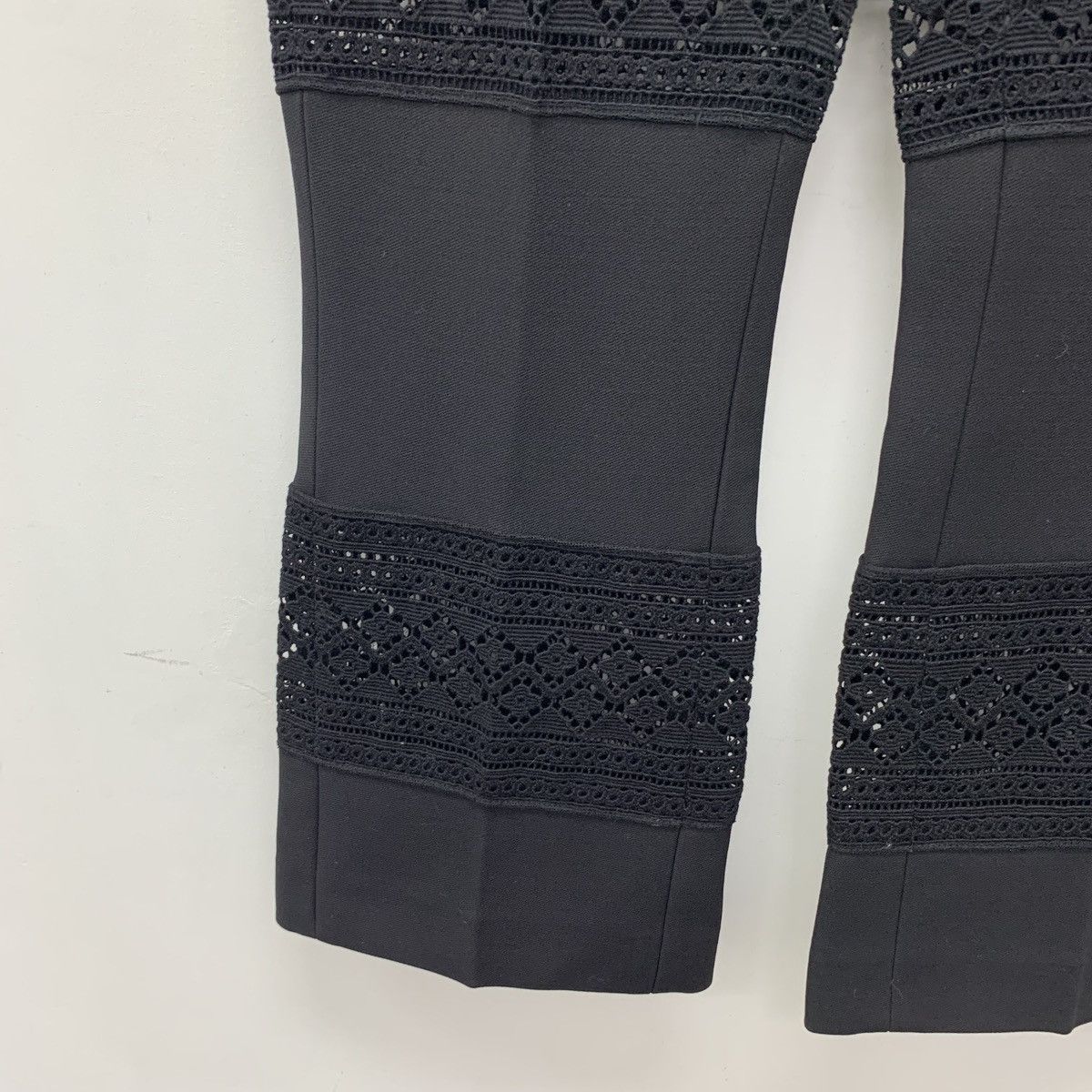 Alexander McQueen Alexander McQueen Casual Pants Hollow Spliced Design K26WX Size 25" / US 0 / IT 36 - 5 Thumbnail