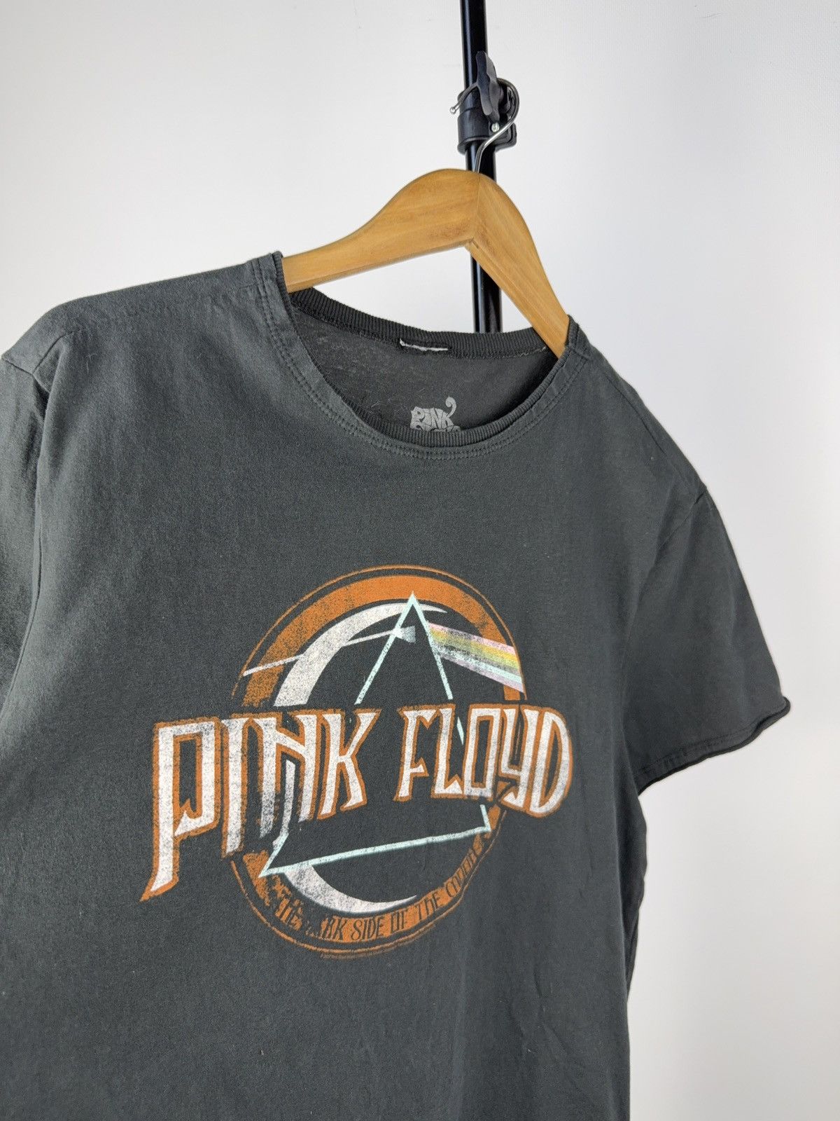 Pink Floyd 2020 Pink Floyd Faded Vintage Style Big Logo 00s Tee shirt Size US S / EU 44-46 / 1 - 3 Thumbnail