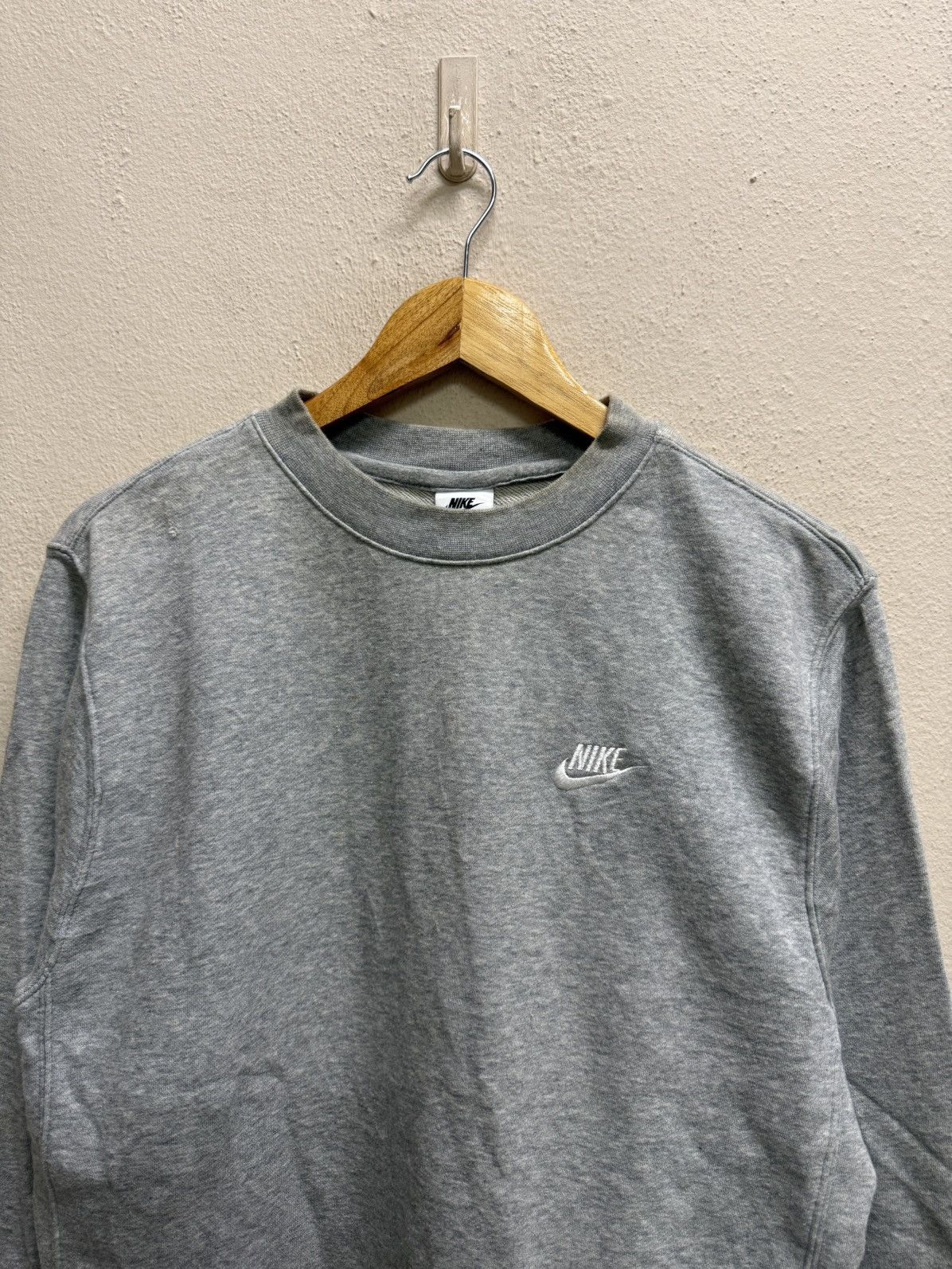 Nike Nike Swoosh Small Logo Sweatshirt Size US M / EU 48-50 / 2 - 19 Thumbnail