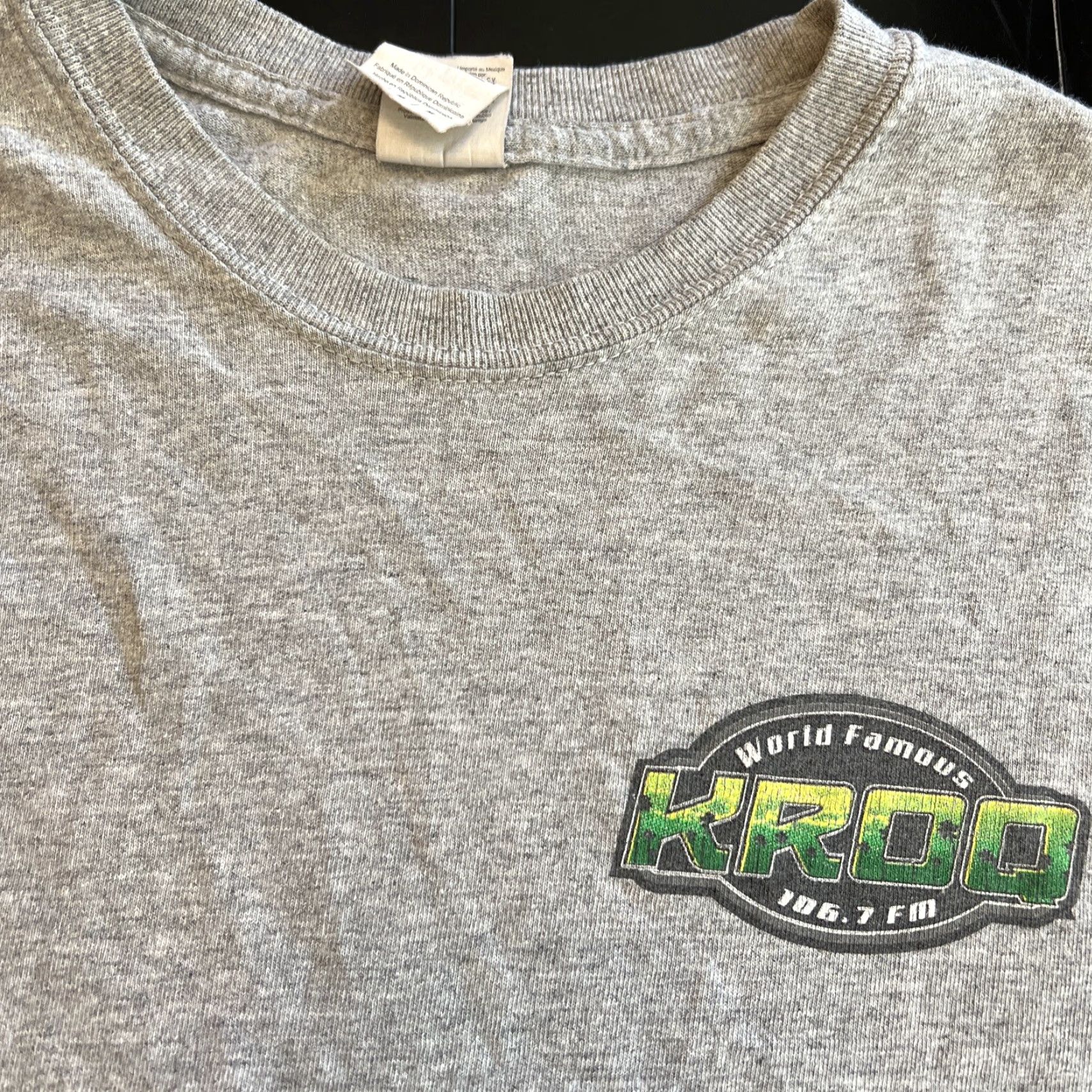 Gildan VINTAGE Gildan Shirt Logo T-Shirt 90s KROQ 106.7 Palm Trees LA Gray Medium Men Modern Fan Isles Boys Girls Mens Womens Size US M / EU 48-50 / 2 - 3 Thumbnail