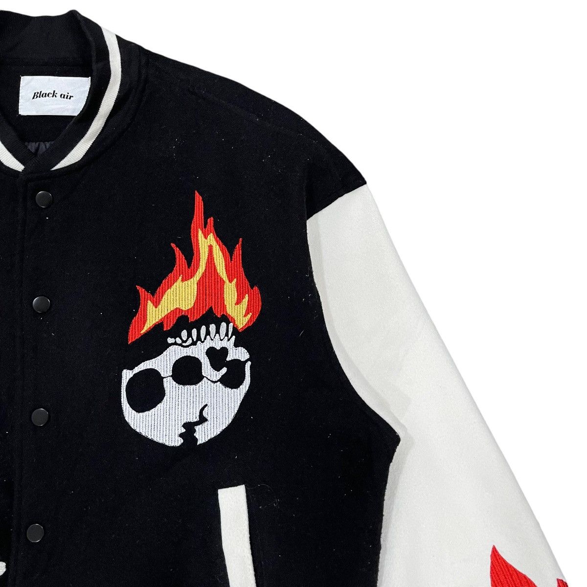 Japanese Brand Black Air Wool Snap Button Varsity Bomber Jacket Size US L / EU 52-54 / 3 - 3 Thumbnail