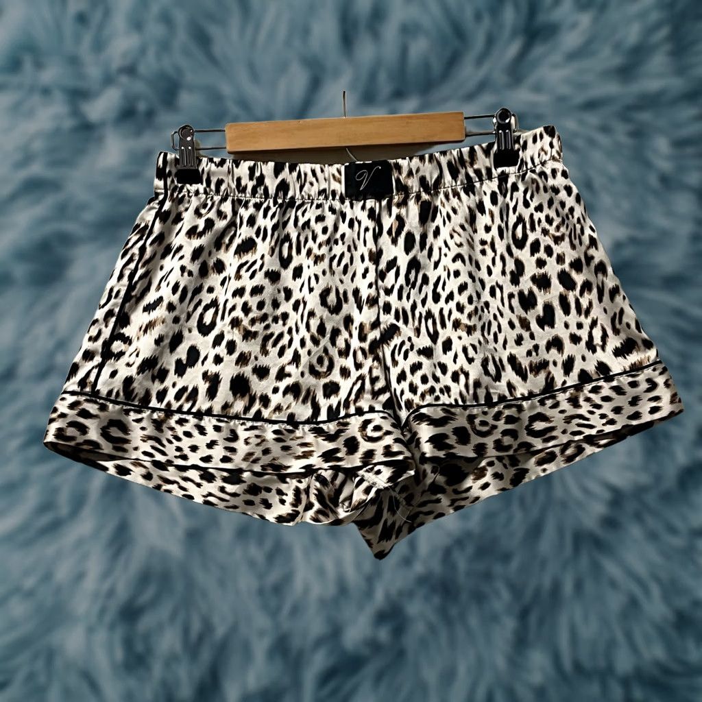 Victoria's Secret Victoria's Secret Sleep Shorts Shirt? Size 32" / US 10 / IT 46 - 1 Thumbnail