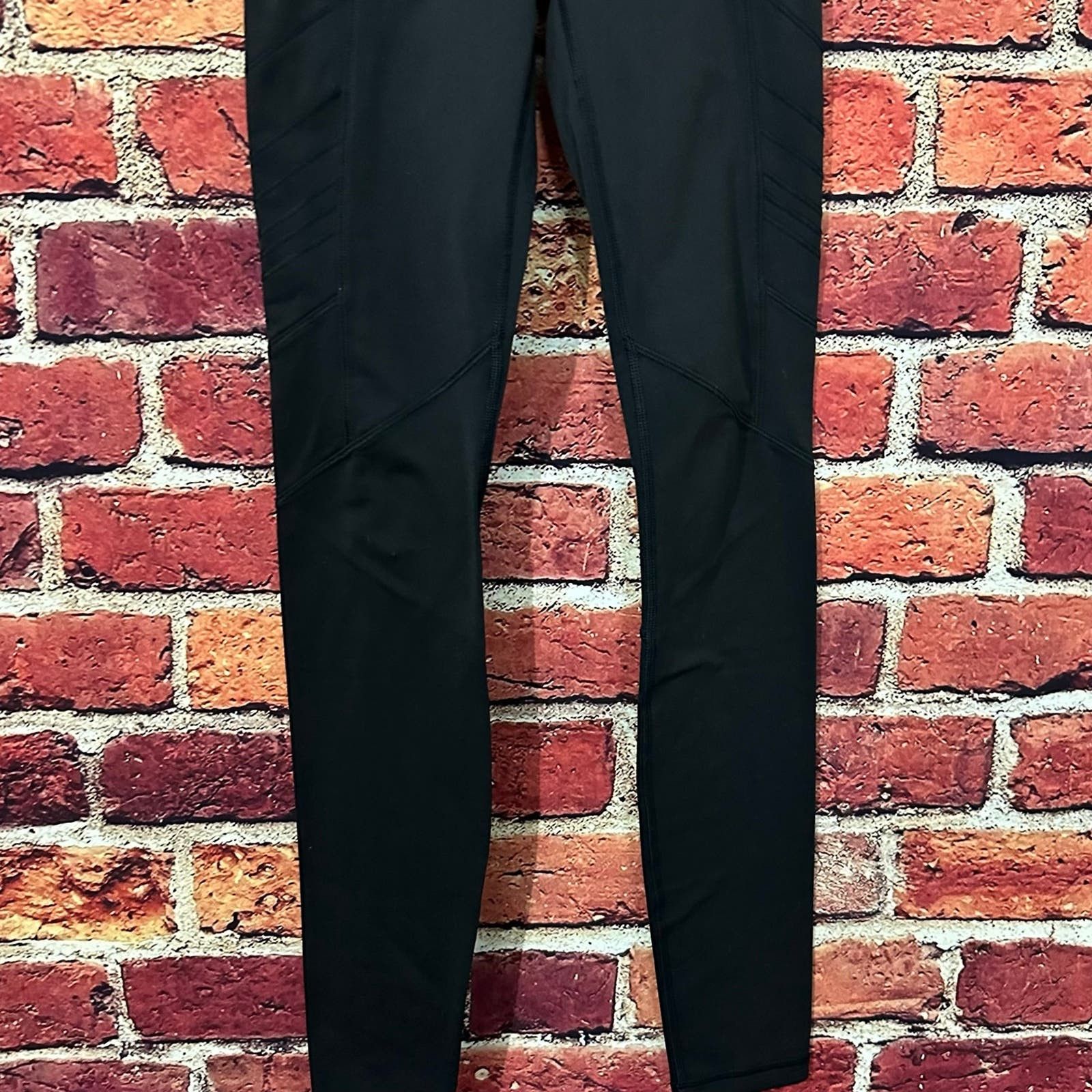 Lululemon Lululemon full length black Leggings Size 28" / US 6 / IT 42 - 3 Thumbnail