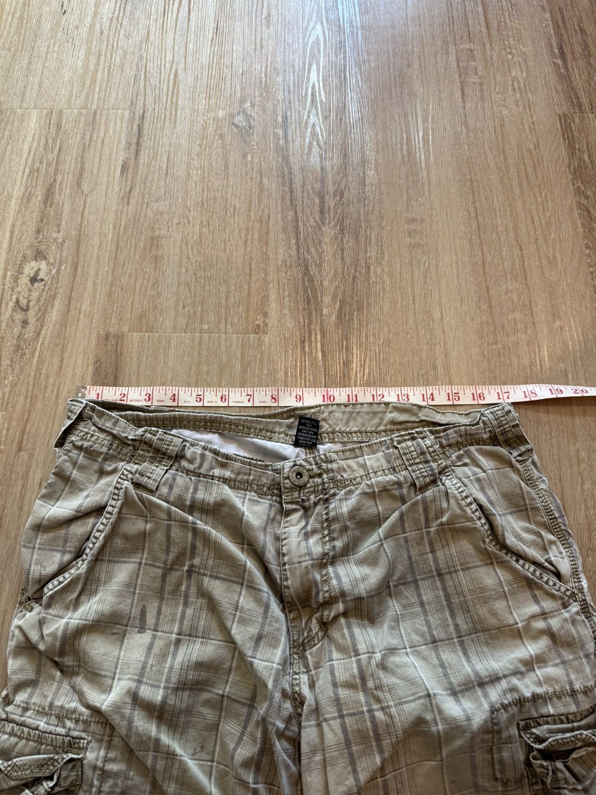 Vintage Tan brown plaid y2k cargo shorts Size US 34 / EU 50 - 4 Thumbnail