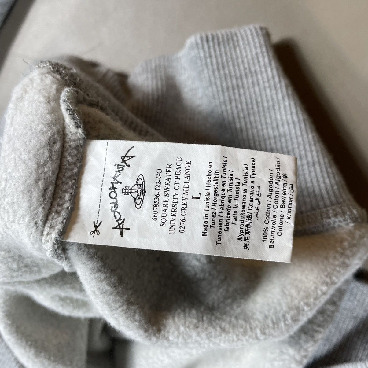 Vivienne Westwood VIVIENNE WESTWOOD ANGLOMANIA UNIVERSITY OF PEACE SQUARE Size US L / EU 52-54 / 3 - 6 Thumbnail