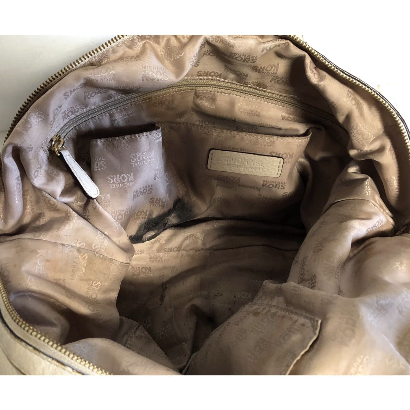 Vintage Michael Kors Hamilton Shoulder Bag White Gold Leather Coat White Lining Medium Womens Vintage No STAINED SEE PICS Size ONE SIZE - 5 Thumbnail
