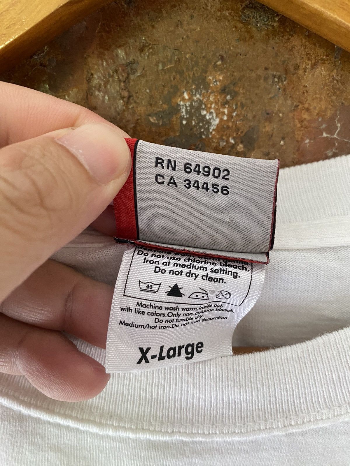Spyder 🔥Vintage Center Logo tee Size US L / EU 52-54 / 3 - 9 Thumbnail