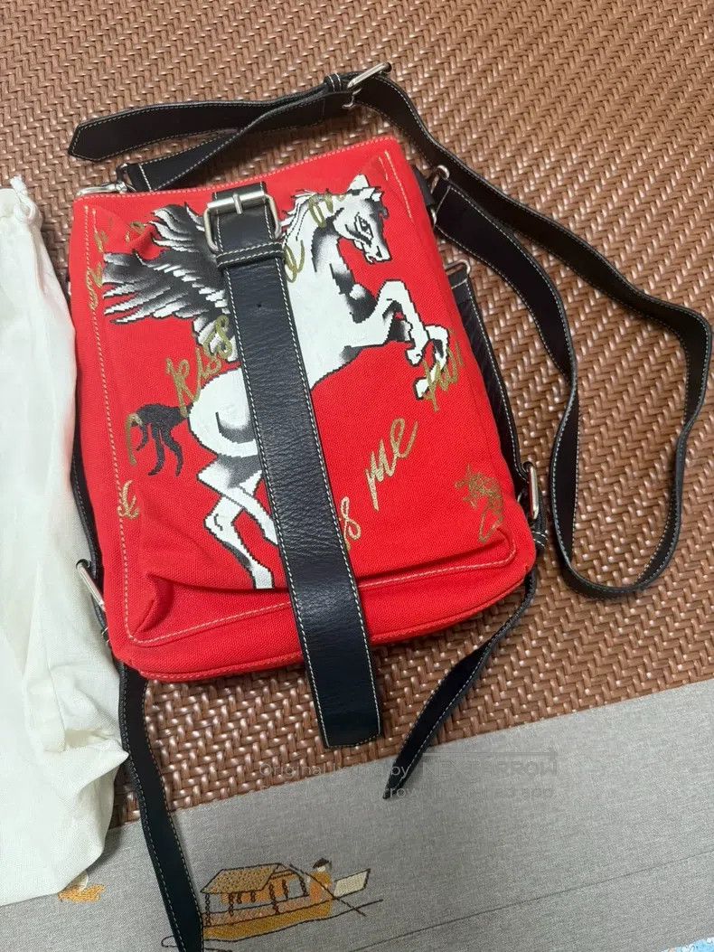 Vivienne Westwood Vivienne Westwood size os Red Pegasus print crossbody/singl Size ONE SIZE - 2 Thumbnail