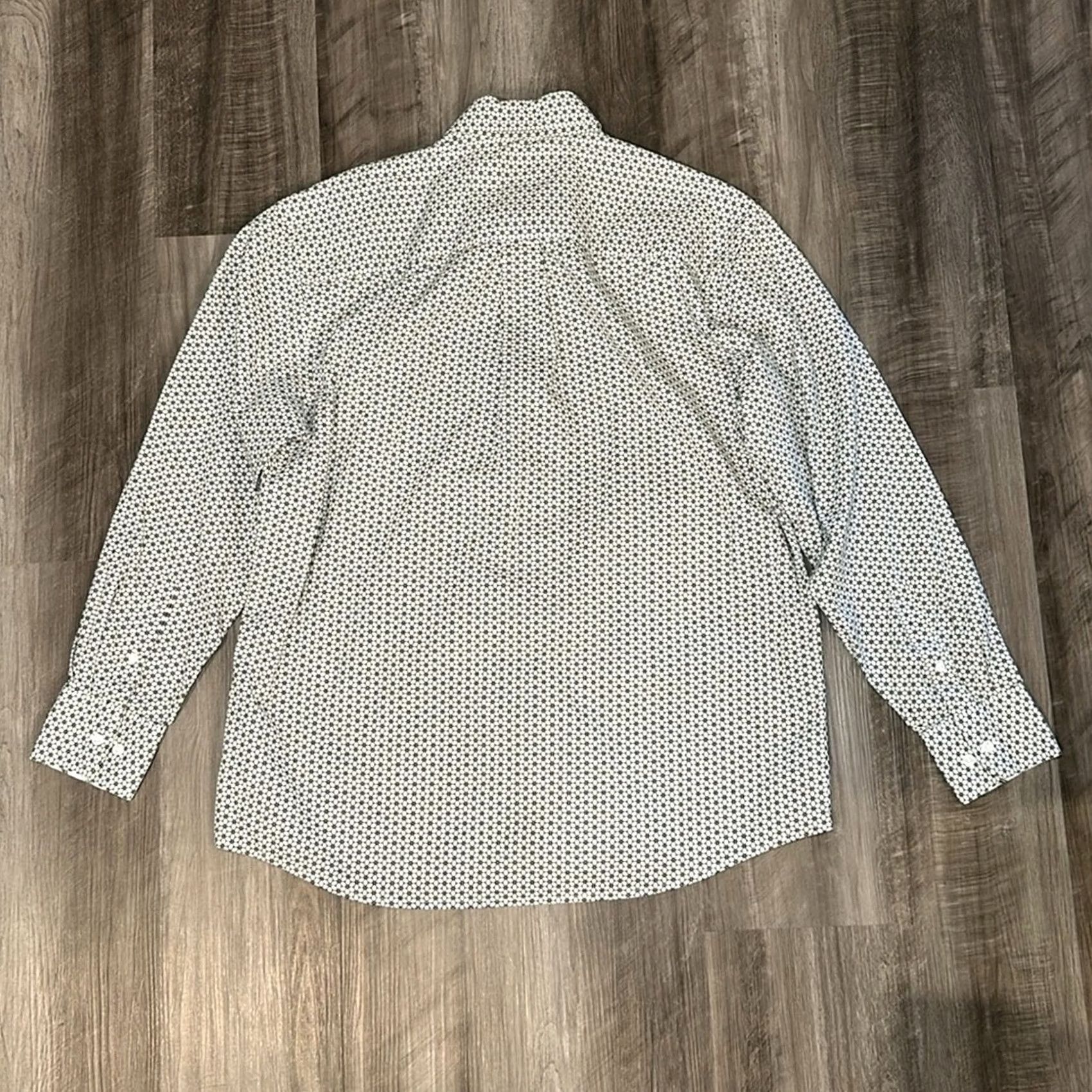 Wrangler VINTAGE Wrangler George Strait Geo Floral Western Long Sleeve Button Down Large Mens White Cotton Spandex 98/2 Size US L / EU 52-54 / 3 - 3 Thumbnail