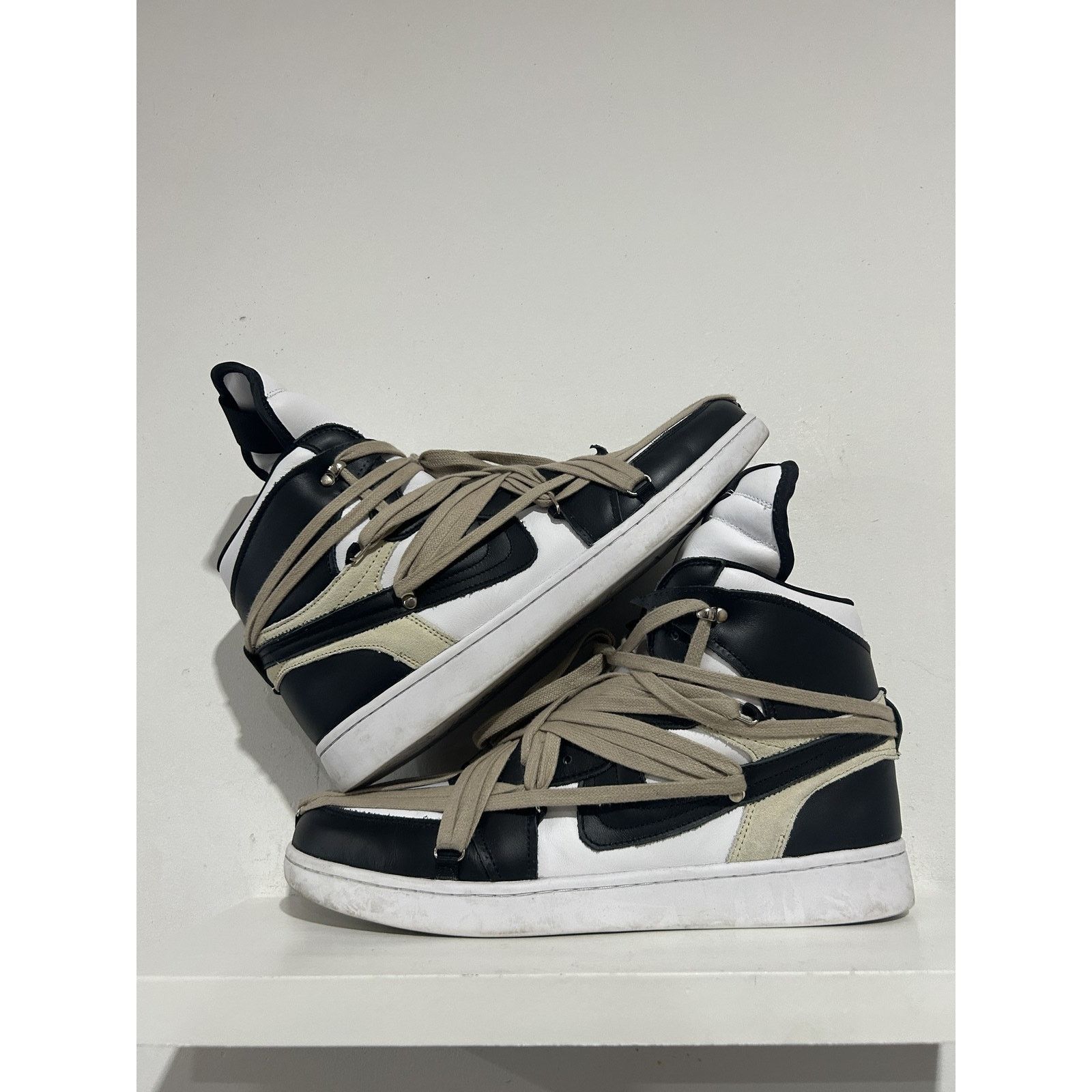 Vogal stand Vogal 1's Vogal Stand 1's Vogal stand Black Vogal 1's