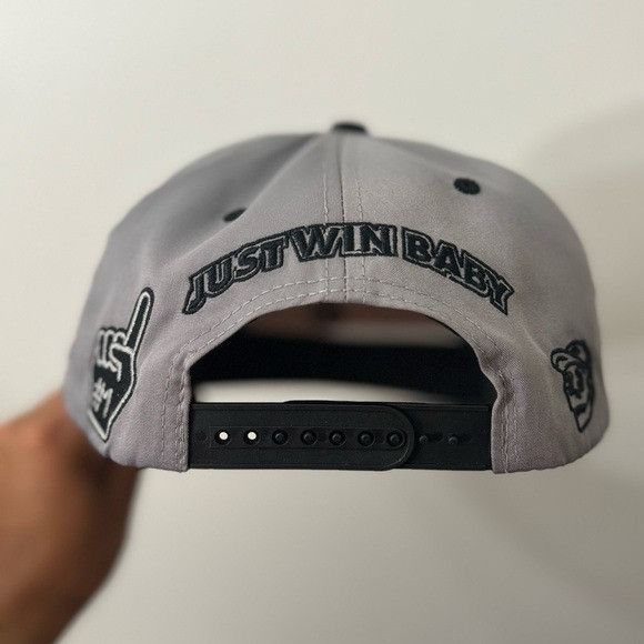 Designer NEW RAIDERS NFL PIRATE SKULL STYLE FLAT BILL SNAPBACK HAT Size ONE SIZE - 3 Thumbnail