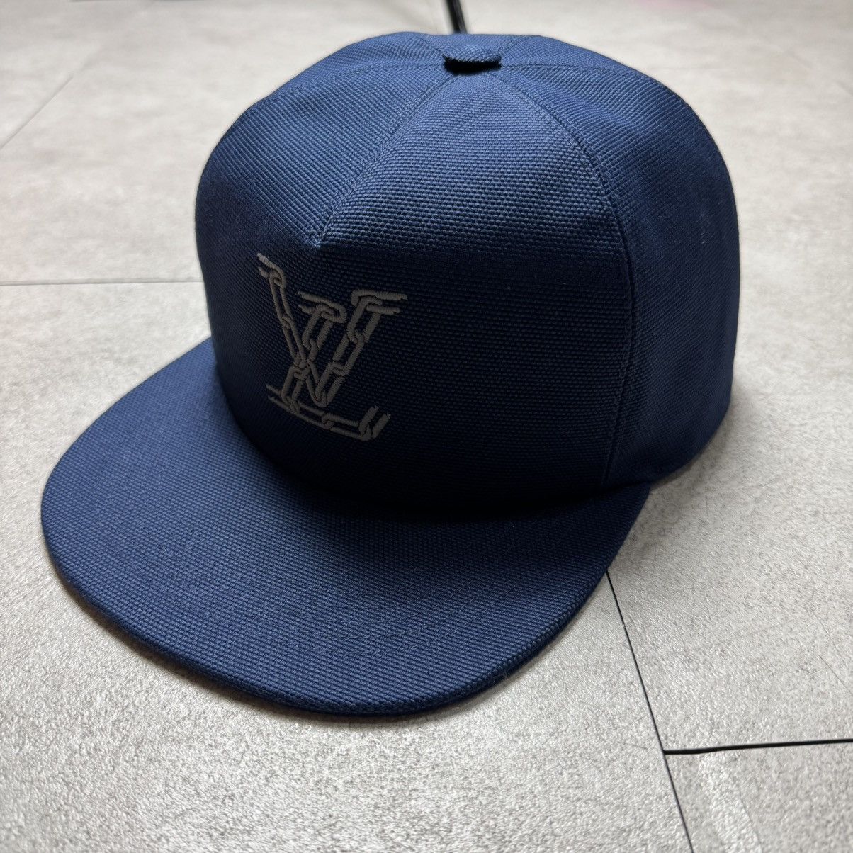 Louis Vuitton New Louis Vuitton Chain Hat Virgil Abloh Size ONE SIZE - 3 Thumbnail