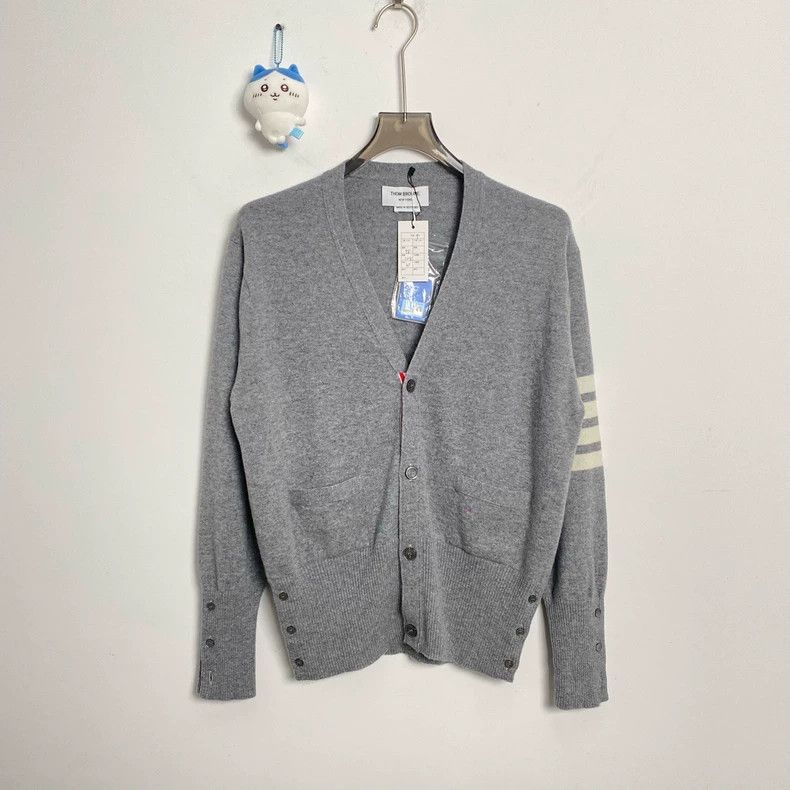 Thom Browne Gray Four-Stripes Cashmere Cardigan-dmc Size US M / EU 48-50 / 2 - 1 Thumbnail