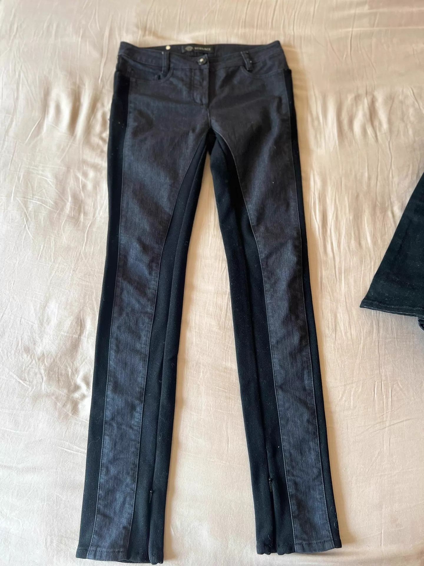 Versace VERSACE Black Jeans Women's 26 Hem Slit Worn Size 26" / US 2 / IT 38 - 1 Thumbnail