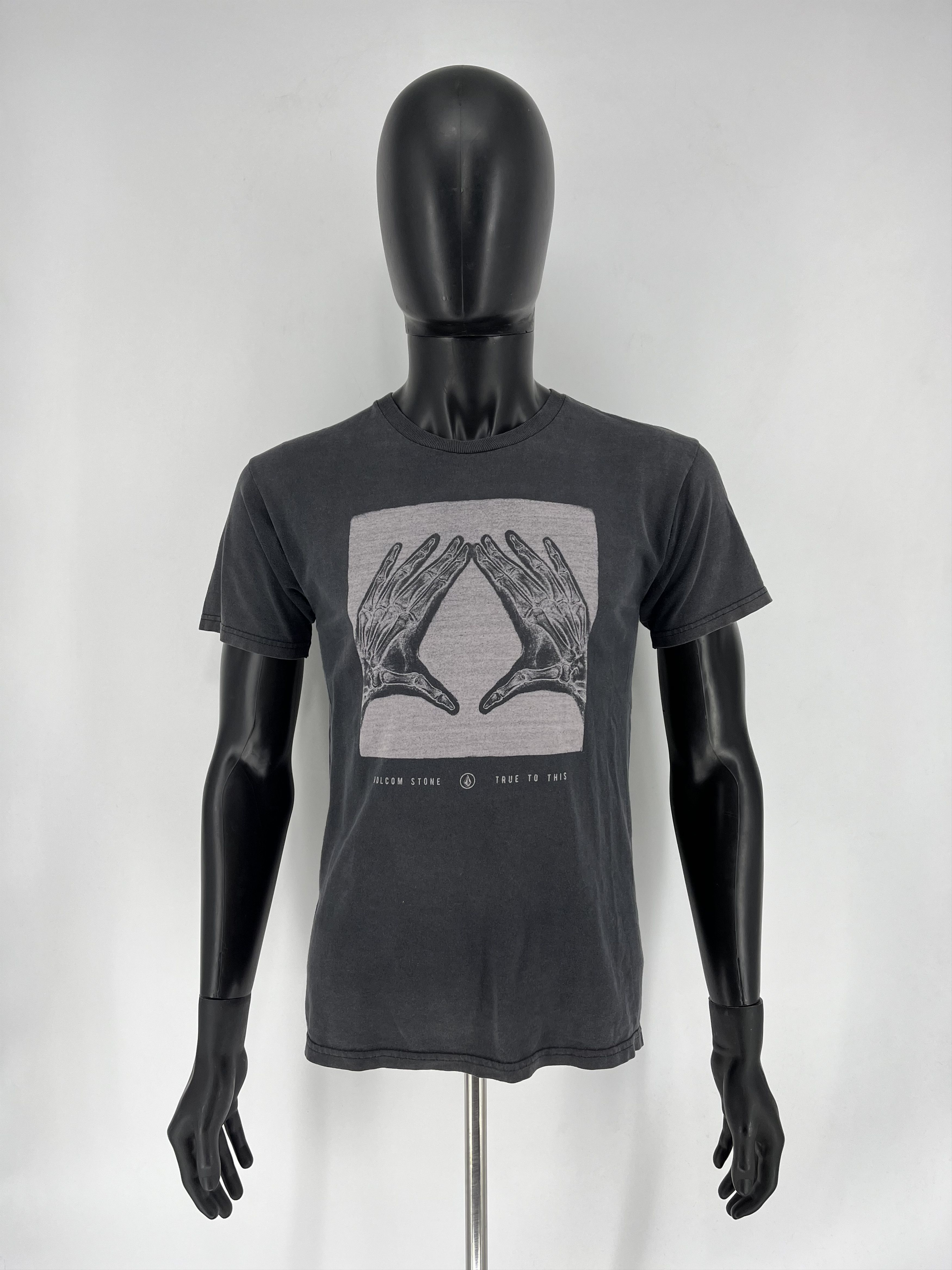 Vintage × Volcom Vintage Y2K Volcom Stone Skateboard Pin Logo Design Tshirt Size US S / EU 44-46 / 1 - 2 Thumbnail