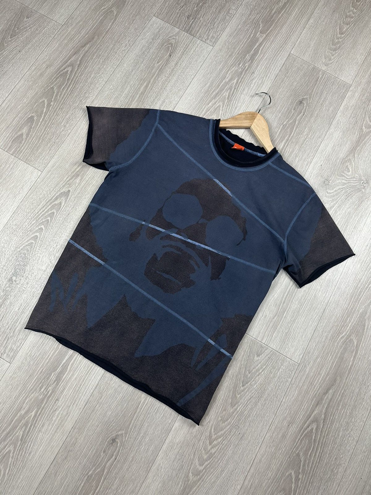 Hugo Boss × Vintage Vintage Hugo Boss Orange T-Shirt Skull Logo Size L Size US L / EU 52-54 / 3 - 3 Thumbnail