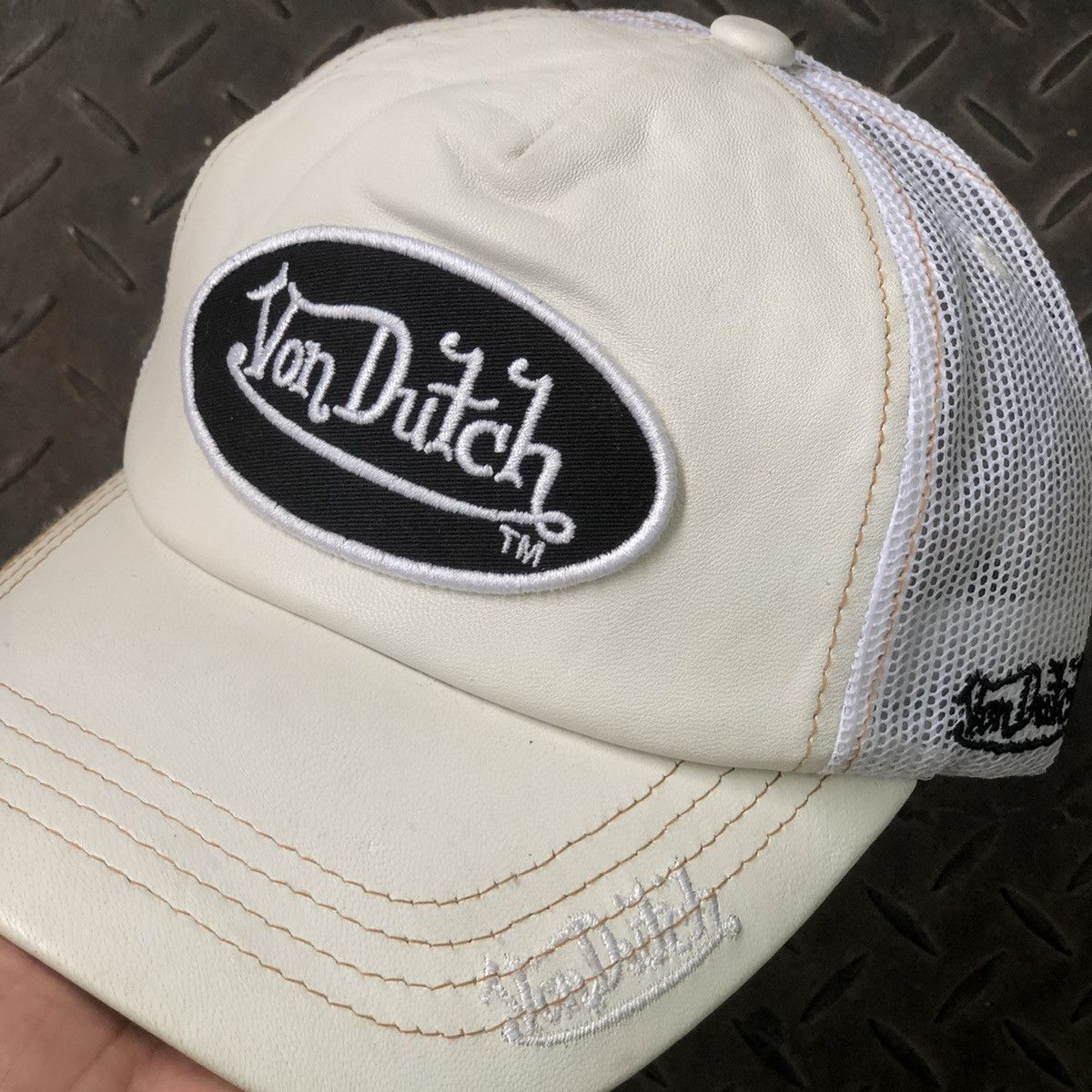 Von Dutch 🔥RARE🔥 Von Dutch Leather White Special Edition Trucker Hat Size ONE SIZE - 3 Thumbnail