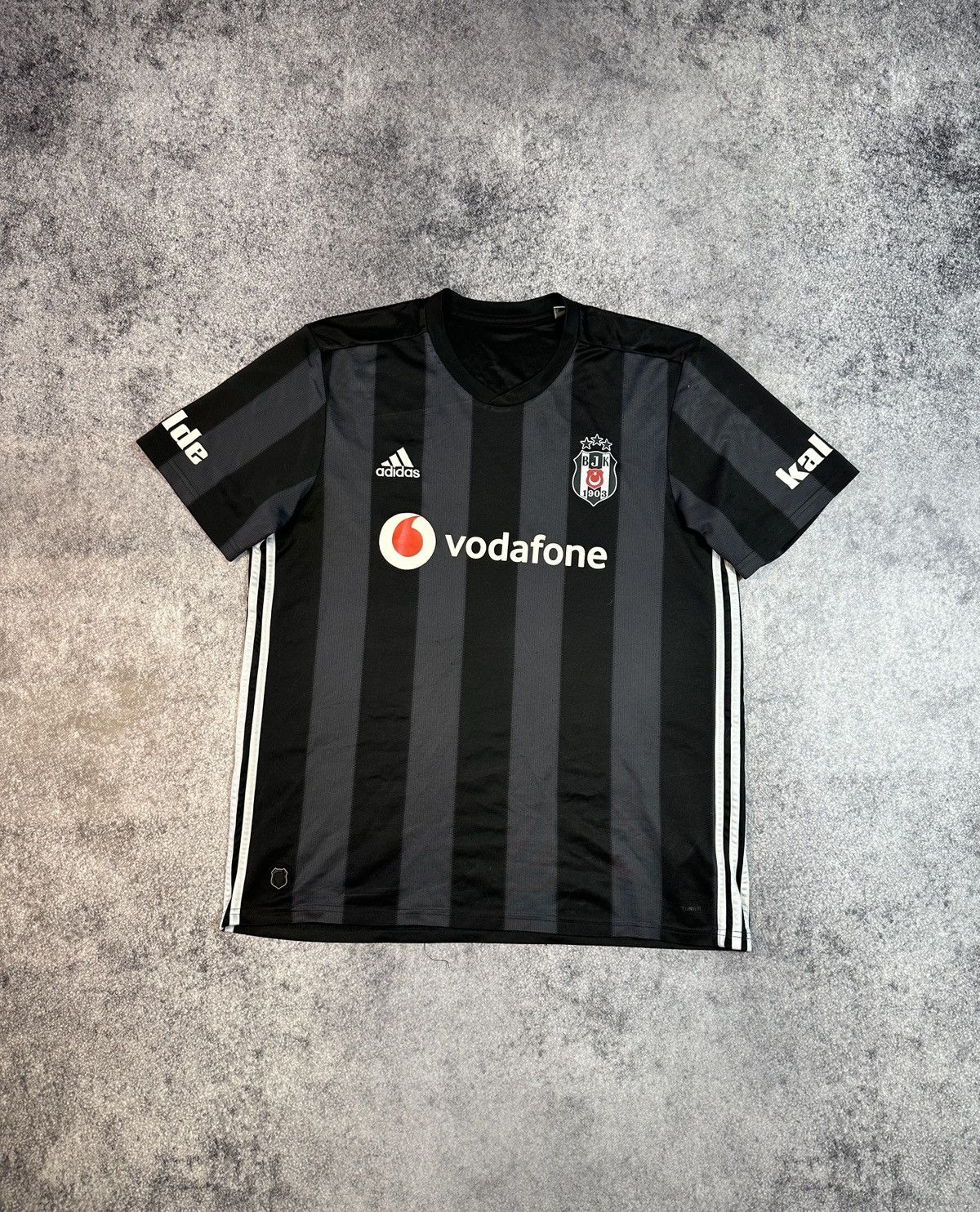 Adidas Adidas Beshiktash Vodafone Soccer Jersey Turkey L 18/19 Size US L / EU 52-54 / 3 - 1 Thumbnail
