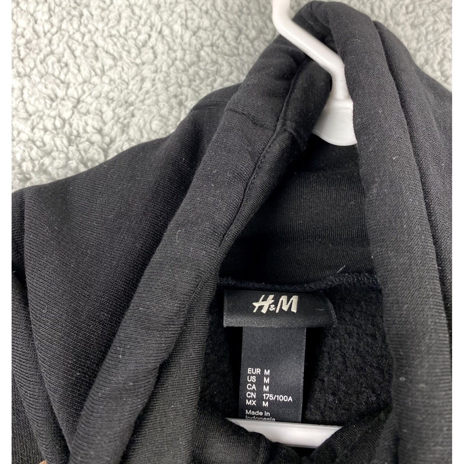 H&M H&M Pullover Sweatshirt Men’s M Black Front Pockets High Neck Sweatshirt Beach Cocoa Beach Florida Size US M / EU 48-50 / 2 - 4 Thumbnail