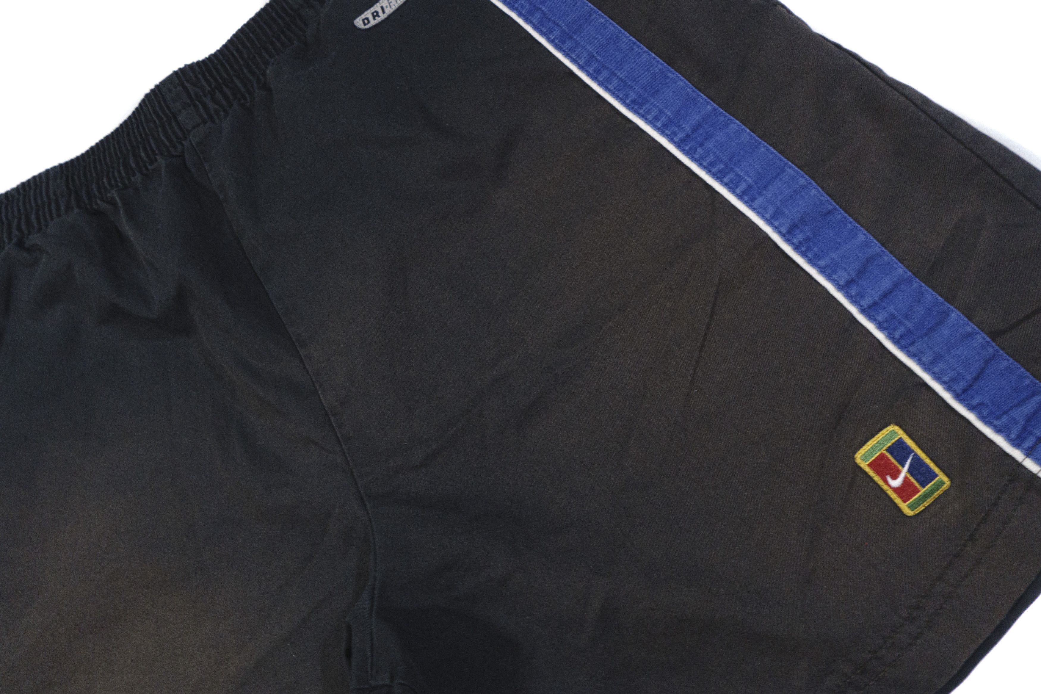 Nike 90S Court Logo Sun Faded Shorts Size US 30 / EU 46 - 3 Thumbnail