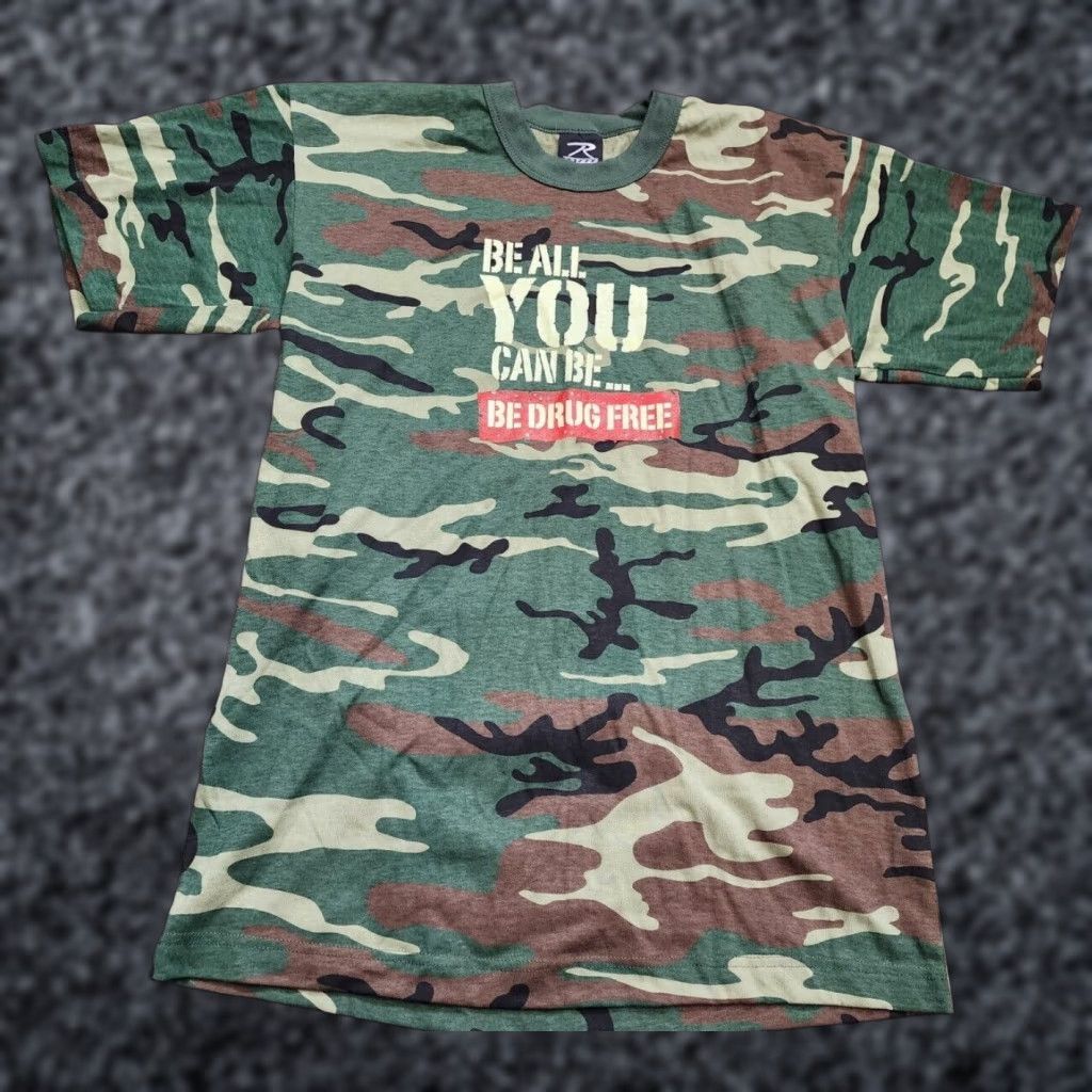 Bebe VINTAGE 90s Be All You Can Be DARE T-Shirt Camouflage Green Adult L Single Stitch USA Mens Size US L / EU 52-54 / 3 - 1 Thumbnail