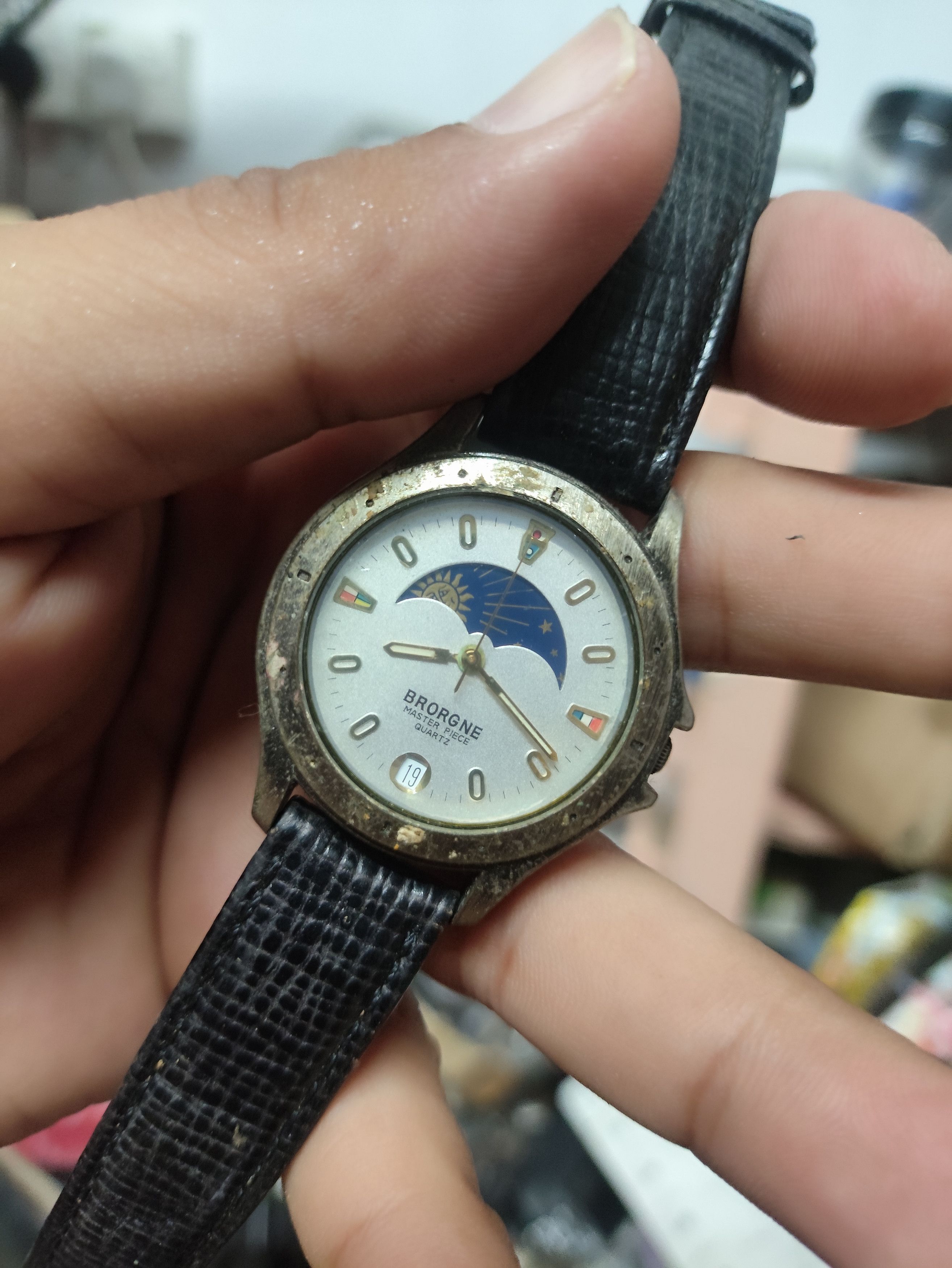 Vintage Vintage Collection MOON PHASE Watch (Need Service) Size ONE SIZE - 3 Thumbnail