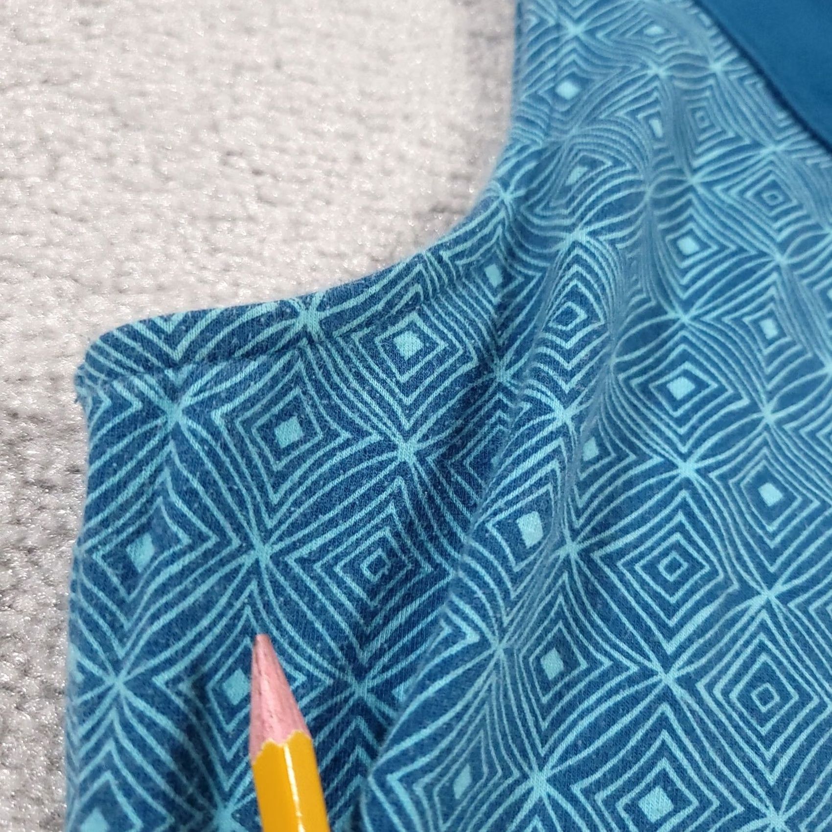 Croft & Barrow Croft & Barrow Tank Top Sleeveless Shirt Women’s Large Blue Geometric Round Neck Size L / US 10 / IT 46 - 4 Thumbnail