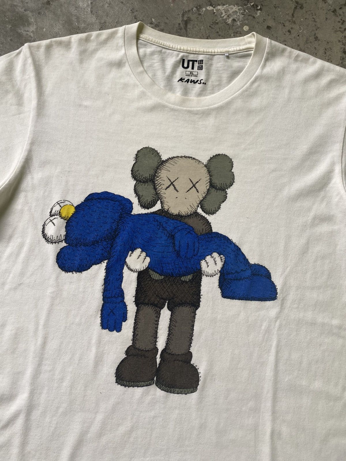 Kaws × Uniqlo Uniqlo X Kaws Size US XL / EU 56 / 4 - 2 Thumbnail