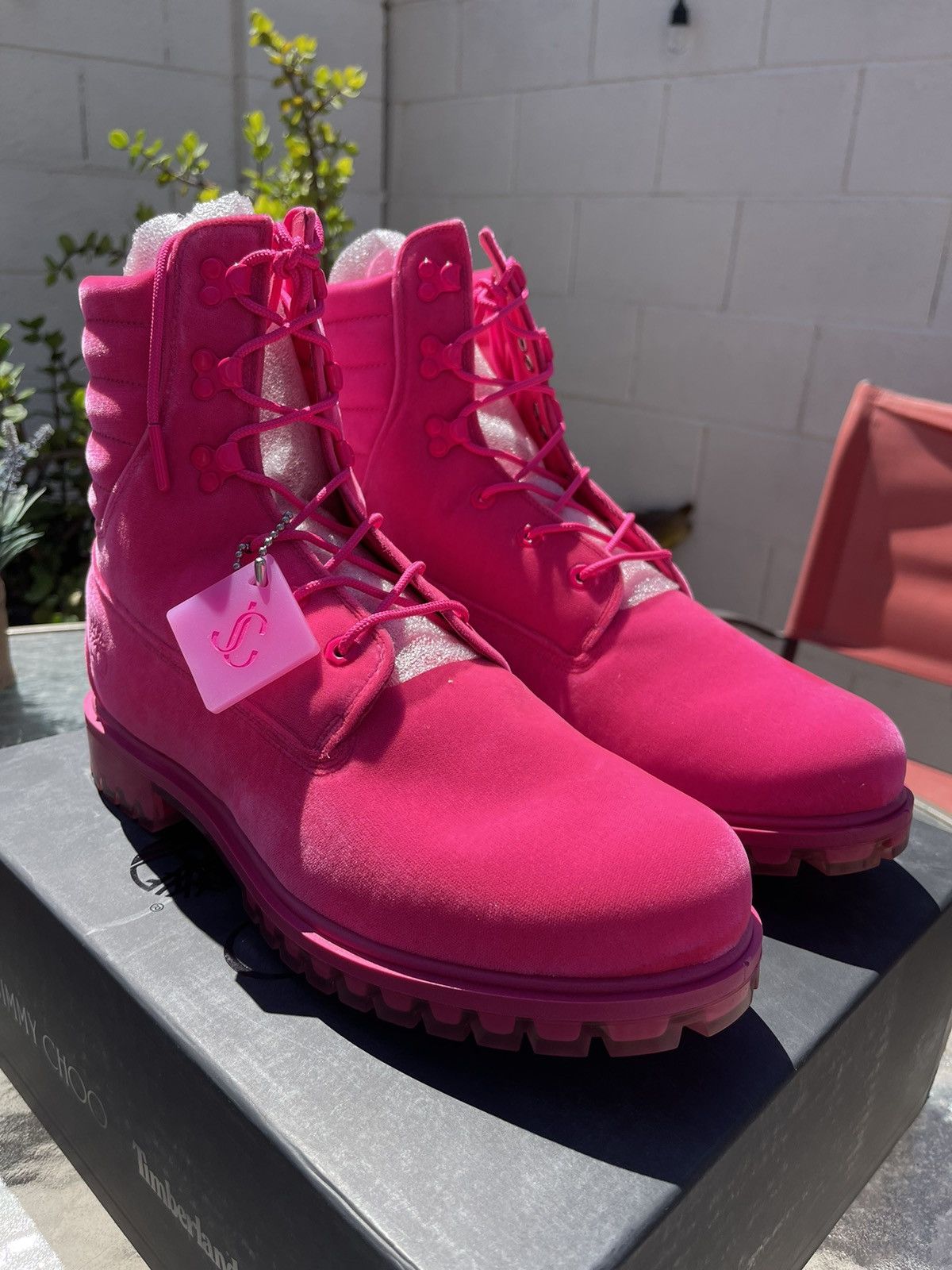 Jimmy Choo x Timberland Ankle Boots Pink Men’s Size 11 Jimmy Choo x Timberland Suede Utility Boots - Bergdorf Goodman main image 3