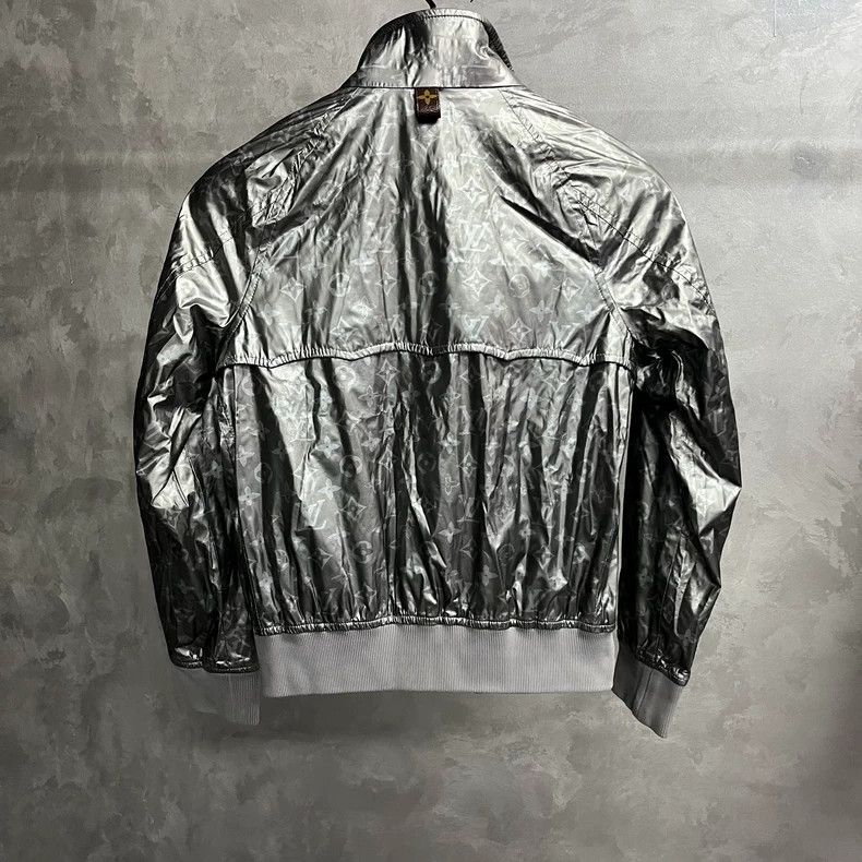 Louis Vuitton Louis Vuitton Silver metallic bomber jacket Size XXS / US 00 / IT 34 - 5 Thumbnail