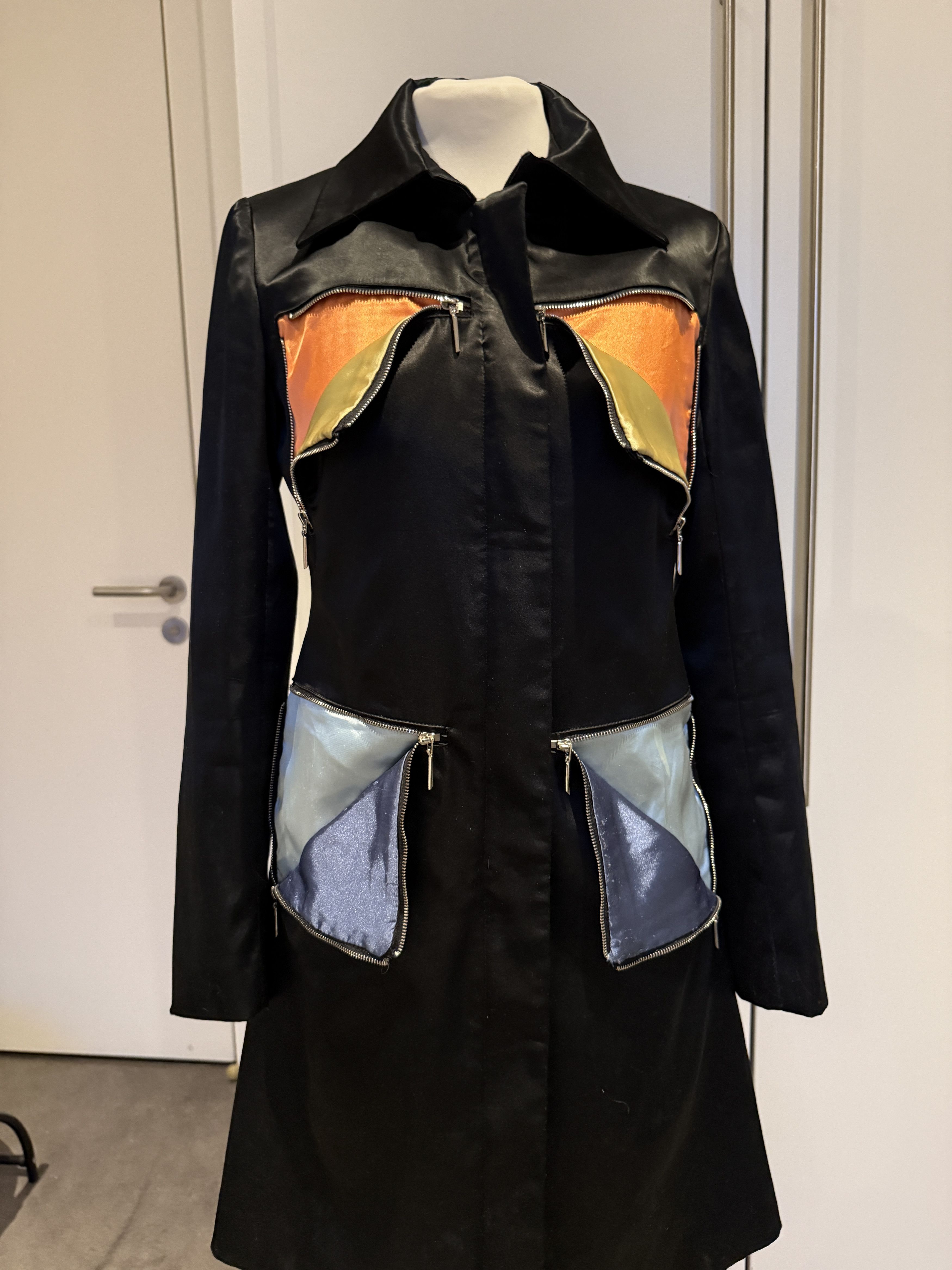 Max Mara Max Mara Rare Statement Coat Black Colour Block Zip Pockets Size S / US 4 / IT 40 - 1 Thumbnail