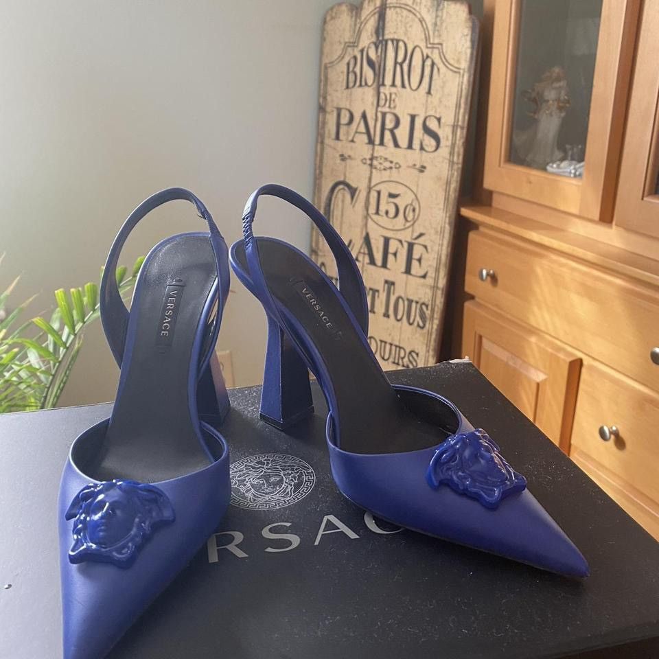 Versace Versace Medusa Heel Pumps Size US 7.5 / IT 37.5 - 3 Thumbnail