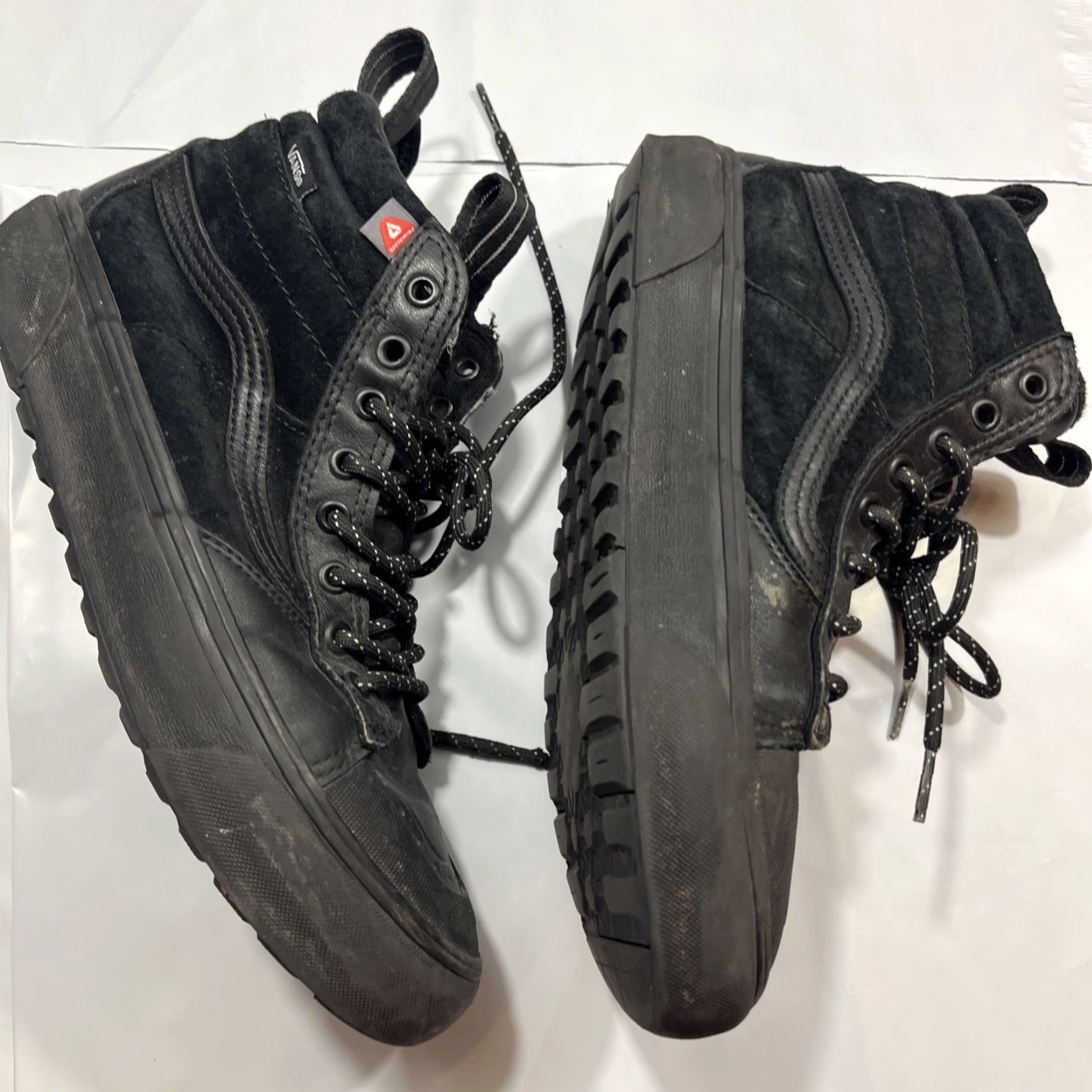 Vans VANS Sk8-Hi Mte BLACK HYDROGUARD 360 High Tops Unisex 7.5 Men’s 9 Women’s Sneaker High Top Rubber Suede All Black 40 Euro Vintage No Size US 8 / IT 38 - 4 Thumbnail