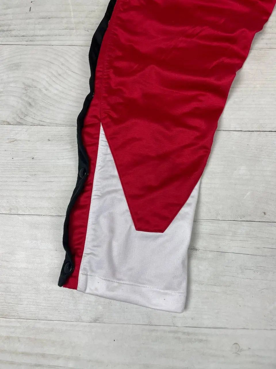 Champion Vintage Champion Chicago Bulls Basketball 90s Track Pants Size US 32 / EU 48 - 13 Thumbnail