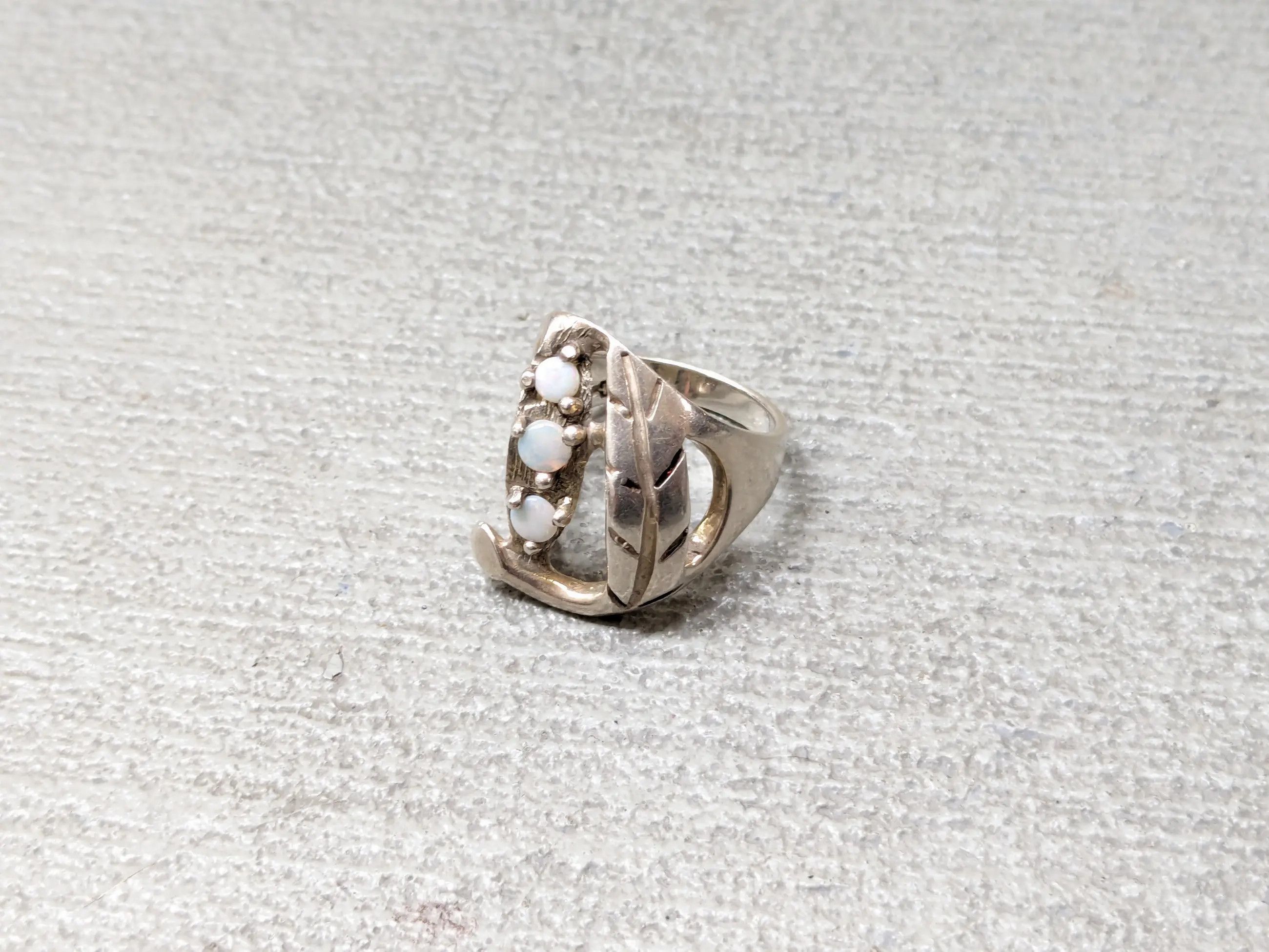 Vintage Sterling Silver Ring Opal 9 Leaf Native Indian Taxco