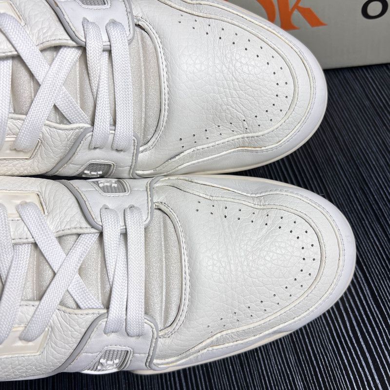 Louis Vuitton Louis Vuitton Trainer Low Top Fashion Sneakers - Size US 10.5 / EU 43-44 - 5 Thumbnail