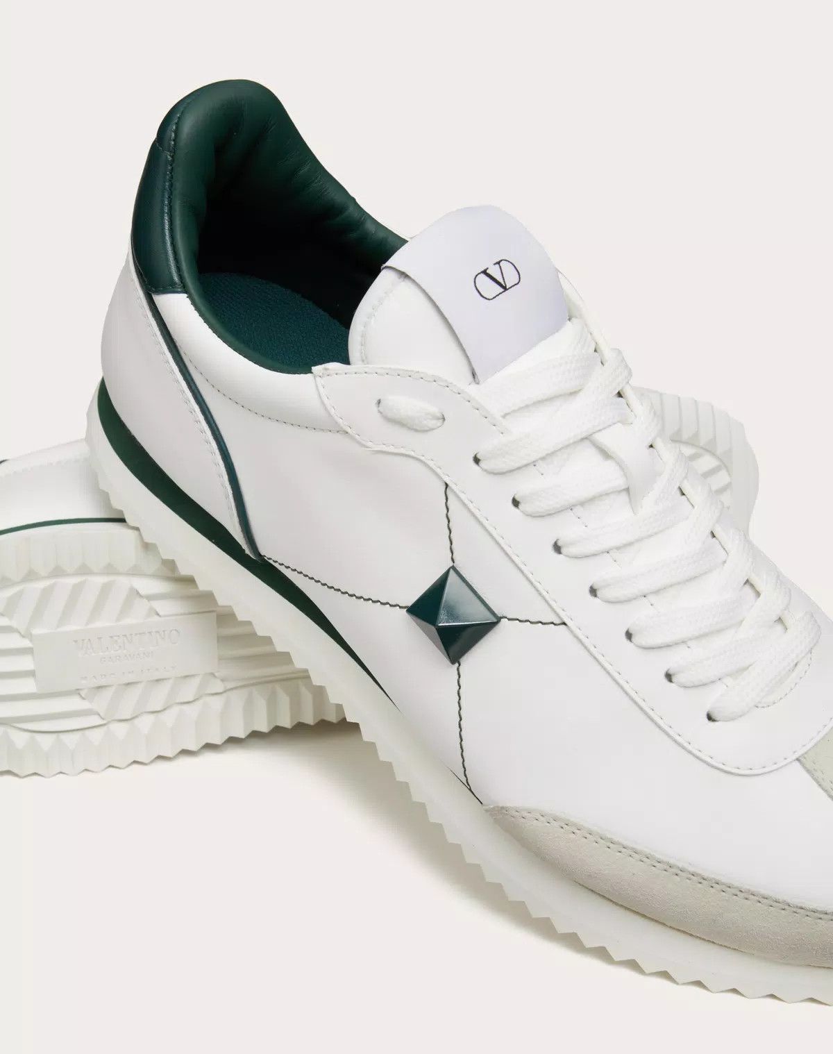 oc11z0625 Stud Around Low Top Sneaker in White