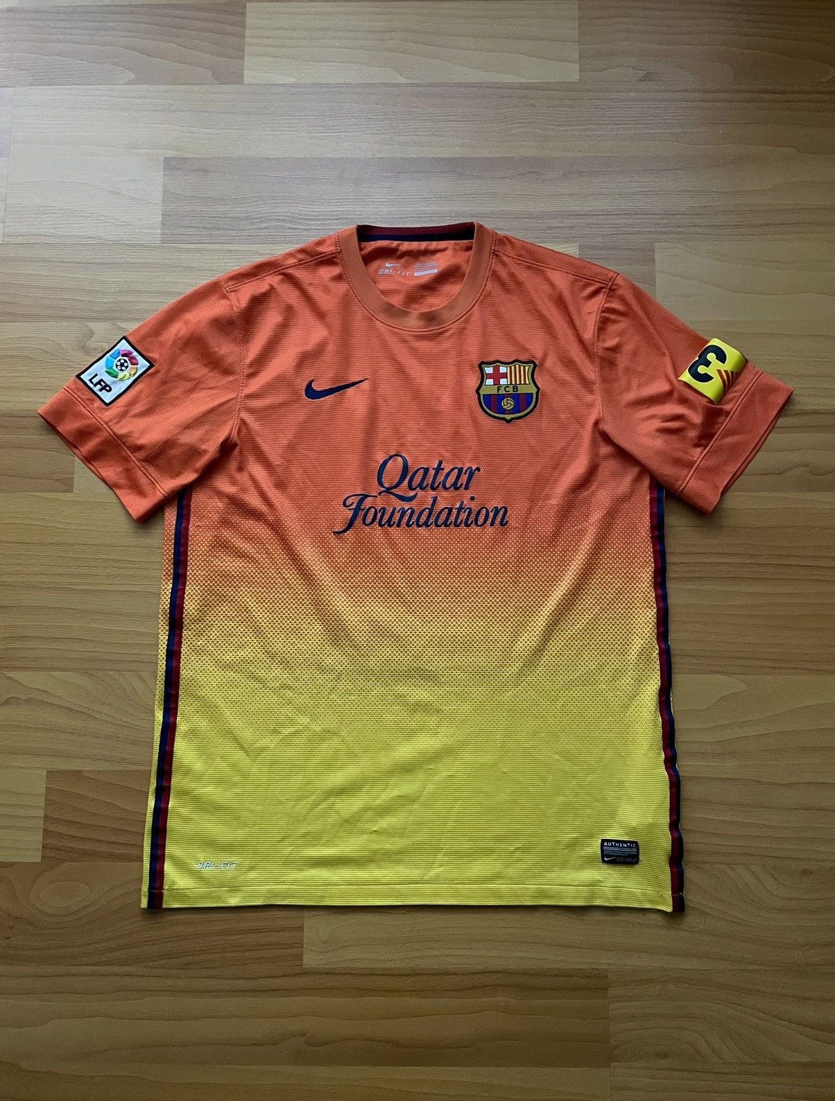 Nike Vintage NIKE FC Barcelona 2012-2013 Away Football Jersey Size US L / EU 52-54 / 3 - 1 Thumbnail