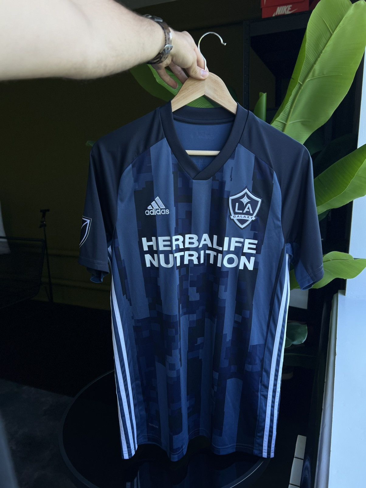 Adidas Adidas LA Galaxy M 2018 Away Shirt Herbalife Sponsor MLS Size US M / EU 48-50 / 2 - 25 Thumbnail