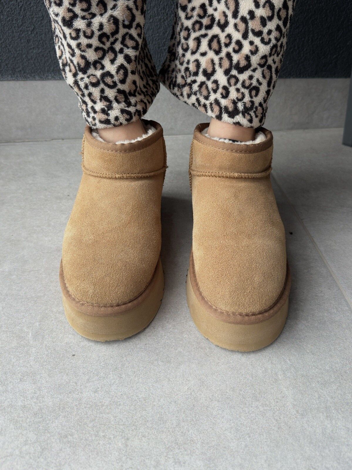 Ugg Ugg Classic Low Platform Winter Suede Sheepskin Shoes Size US 7 / IT 37 - 4 Thumbnail