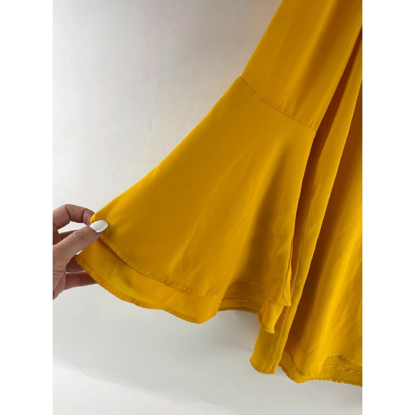 Jordan Brand K. Jordan Blouse Tee Women's Medium Yellow Long Bell Layered Sleeve V-Neck Shirt Women's Size M / US 6-8 / IT 42-44 - 5 Thumbnail