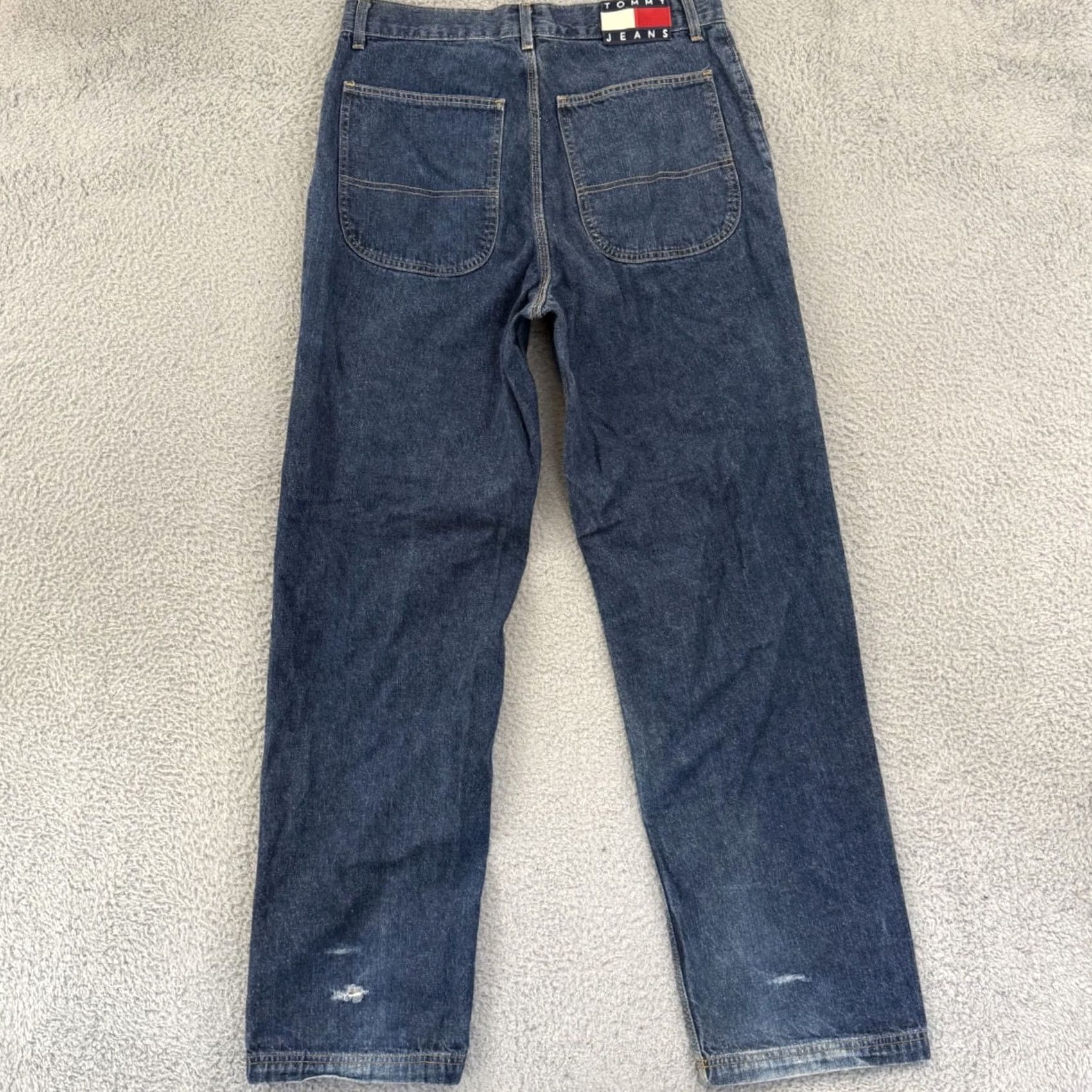 Tommy Hilfiger VINTAGE Tommy Hilfiger Jeans Mens 33x34 Denim Wide Leg 90s Baggy Loose Fit USA Size US 33 - 7 Thumbnail