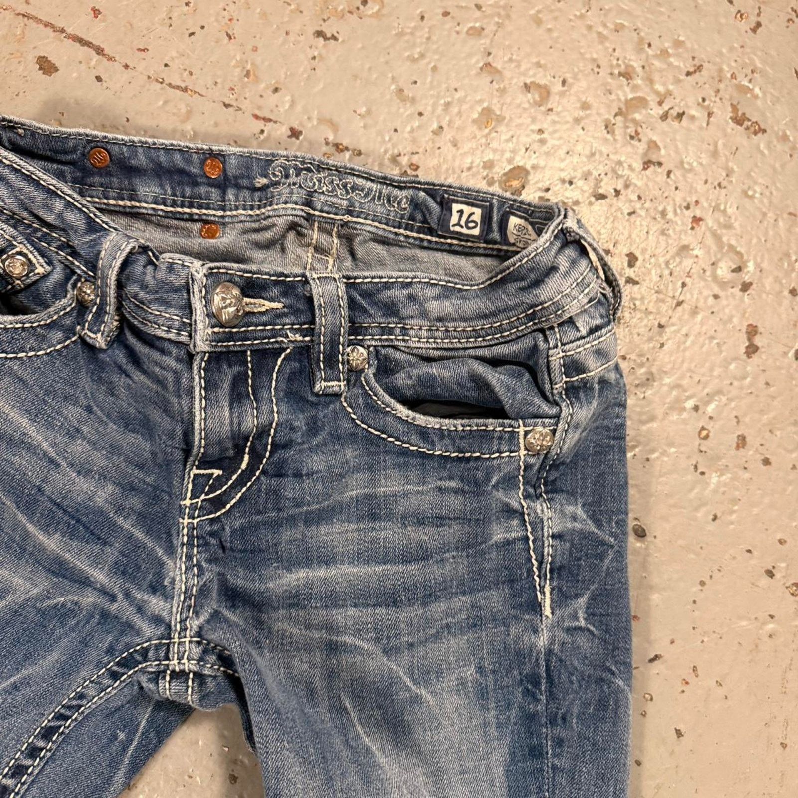Miss Me Miss me blue low rise jeans Size 28" / US 6 / IT 42 - 8 Thumbnail